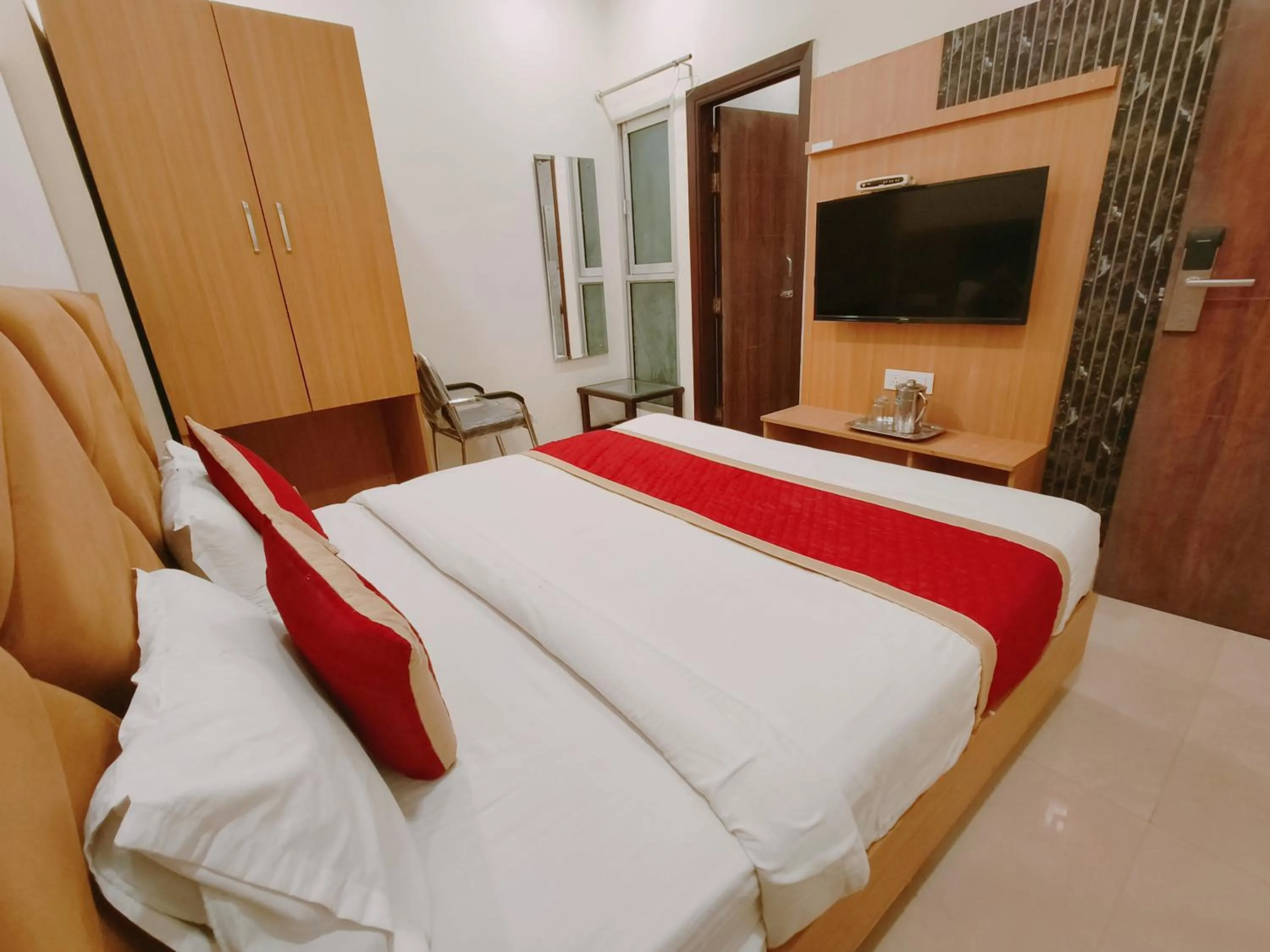 Bed in Hotel Bansal Paradise near golden temple