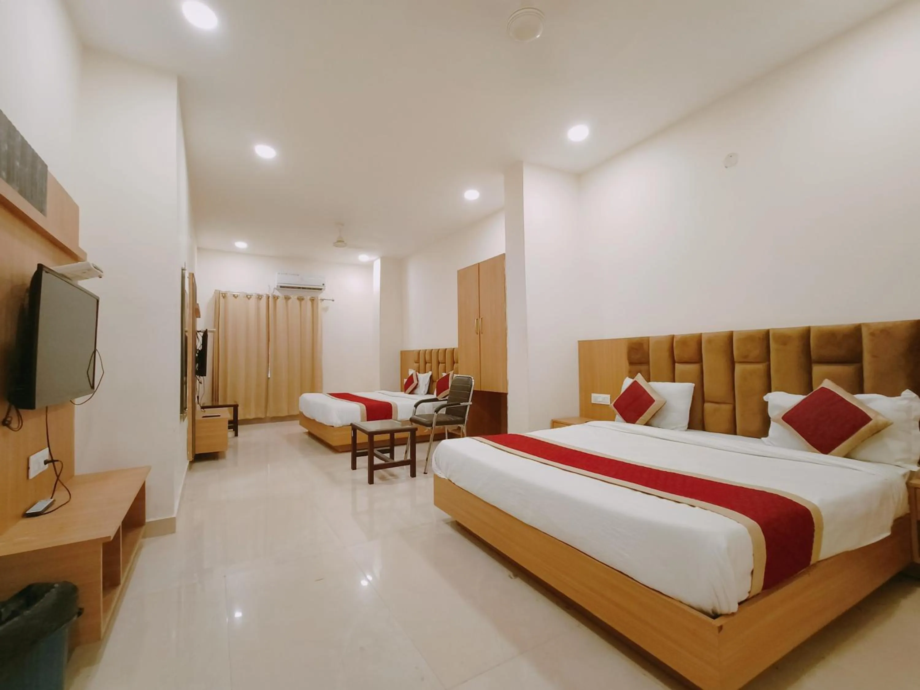 Bed in Hotel Bansal Paradise near golden temple