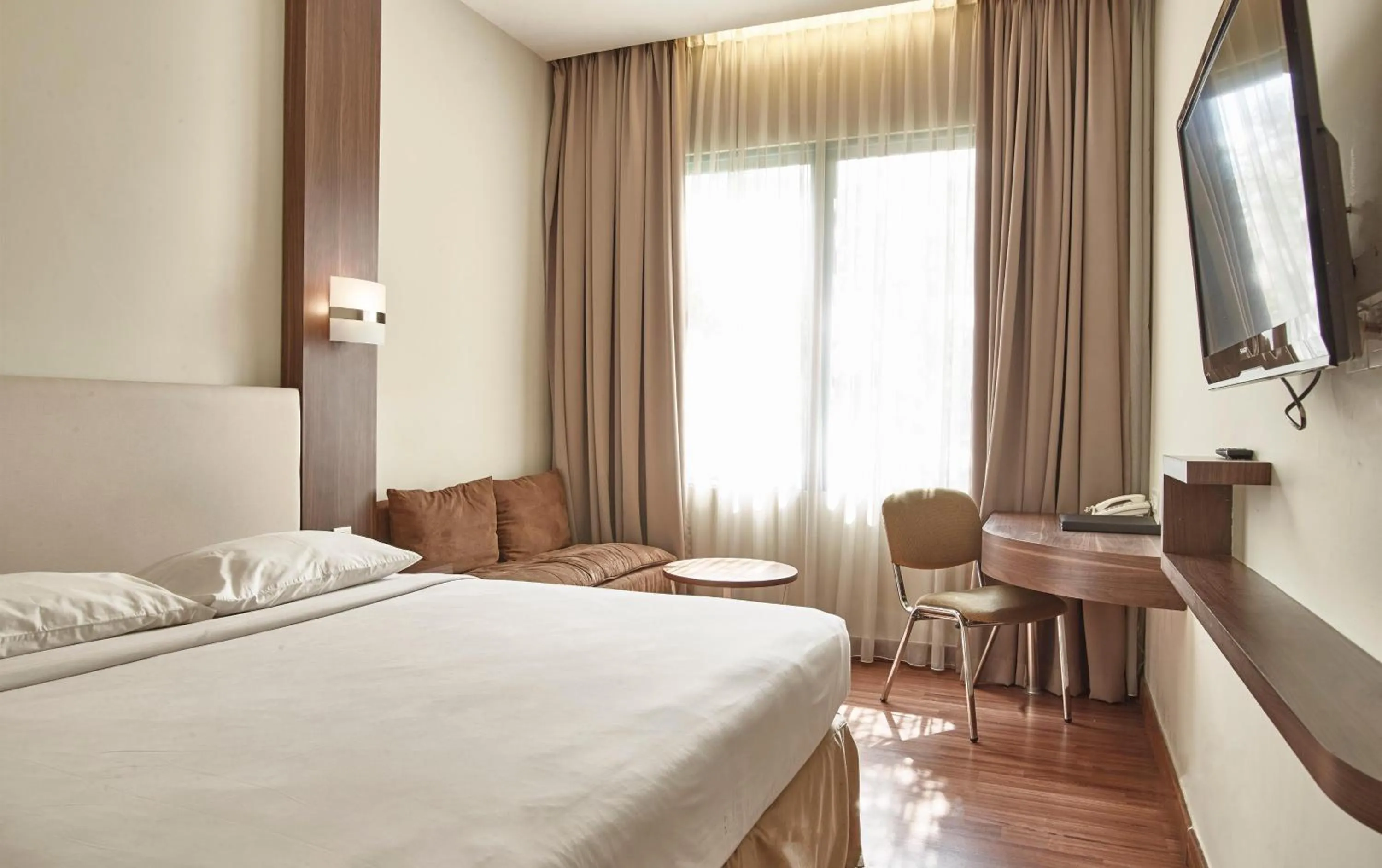 Bedroom, Bed in Grand Cikarang Hotel