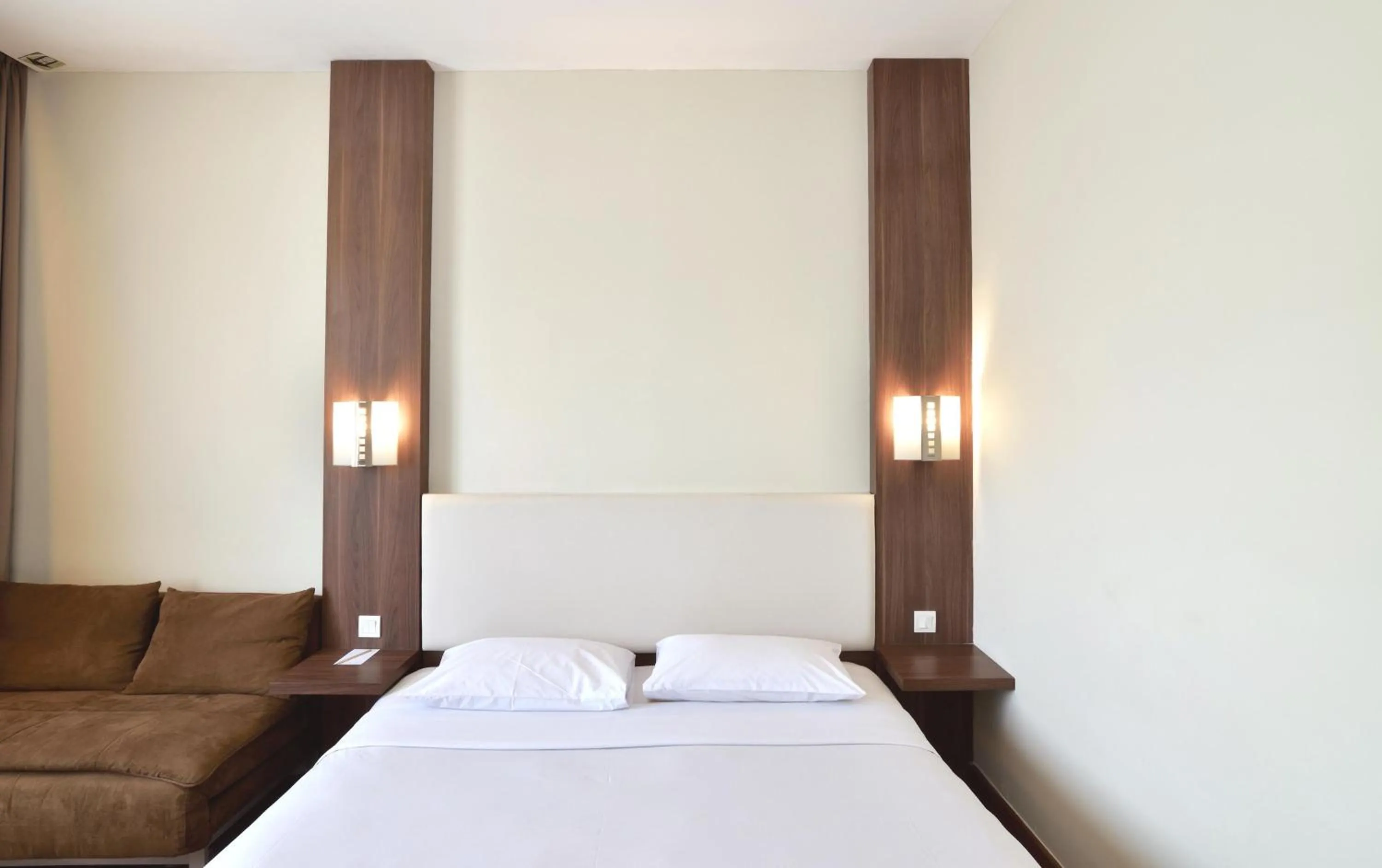 Bedroom, Bed in Grand Cikarang Hotel