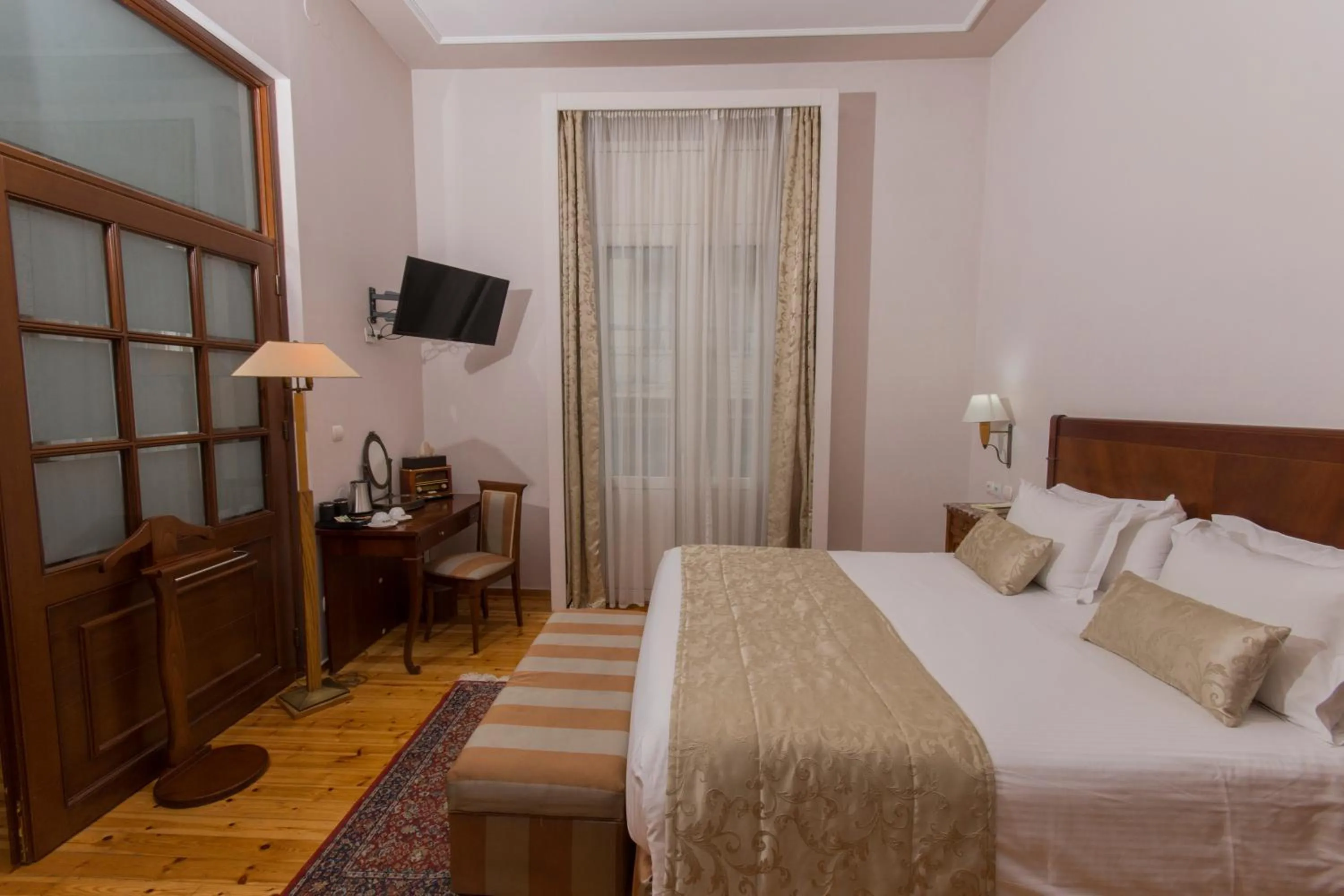 Bathroom, Bed in Capsis Bristol Boutique Hotel