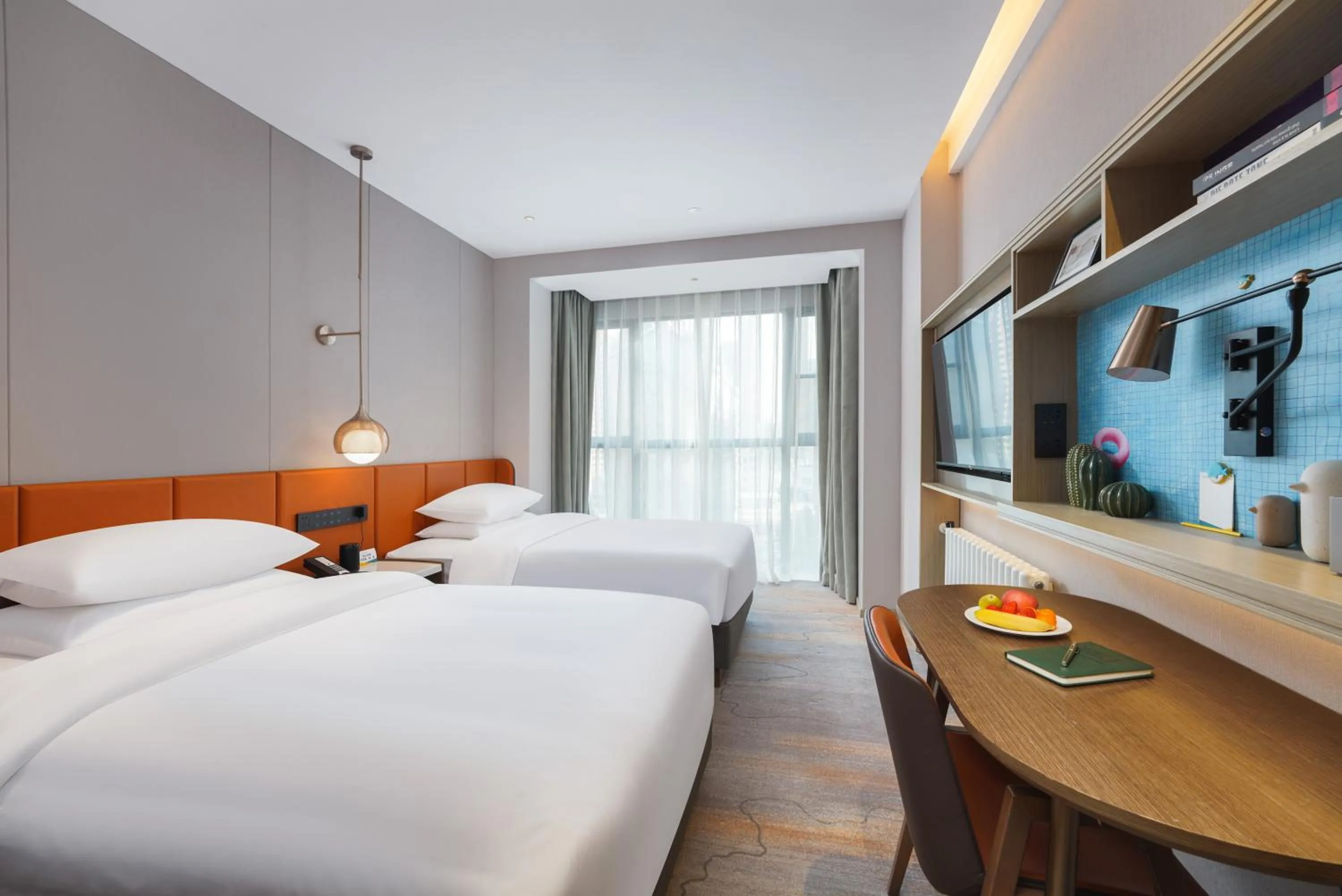 Photo of the whole room, Bed in Home2 Suites By Hilton Wuhan Hankou Railway Station