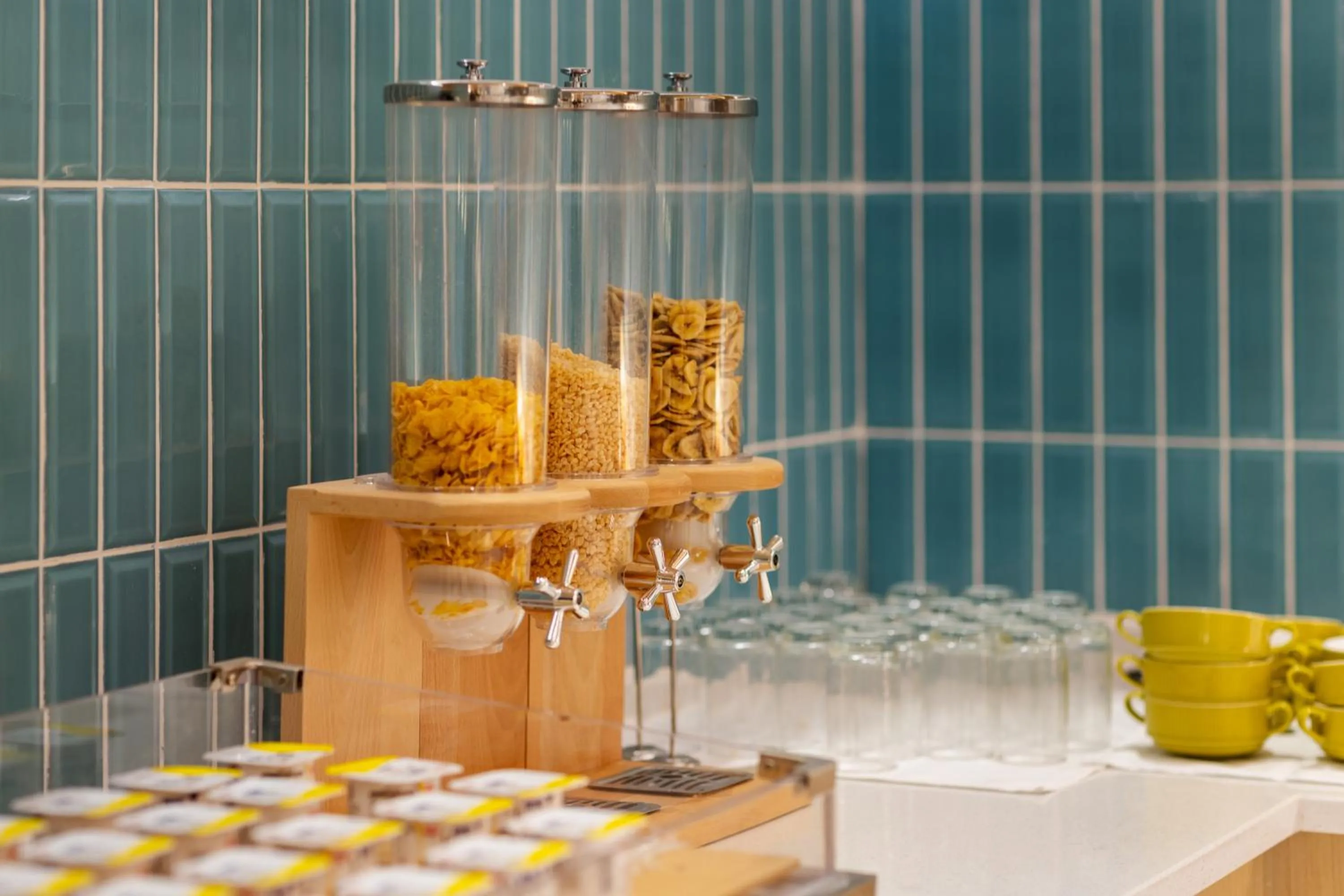 Restaurant/places to eat in Home2 Suites By Hilton Wuhan Hankou Railway Station