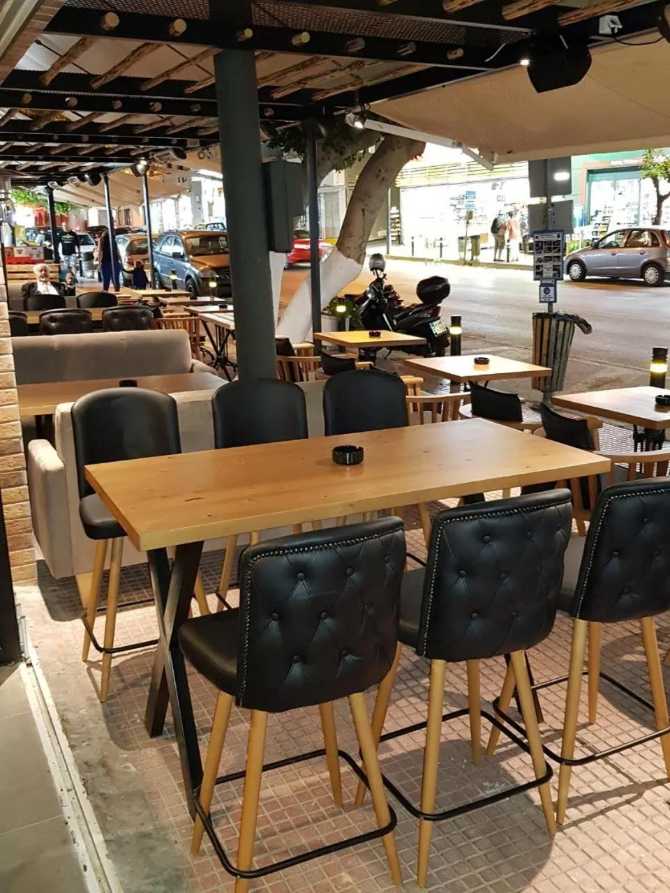 Restaurant/places to eat in Pela Maria Hotel