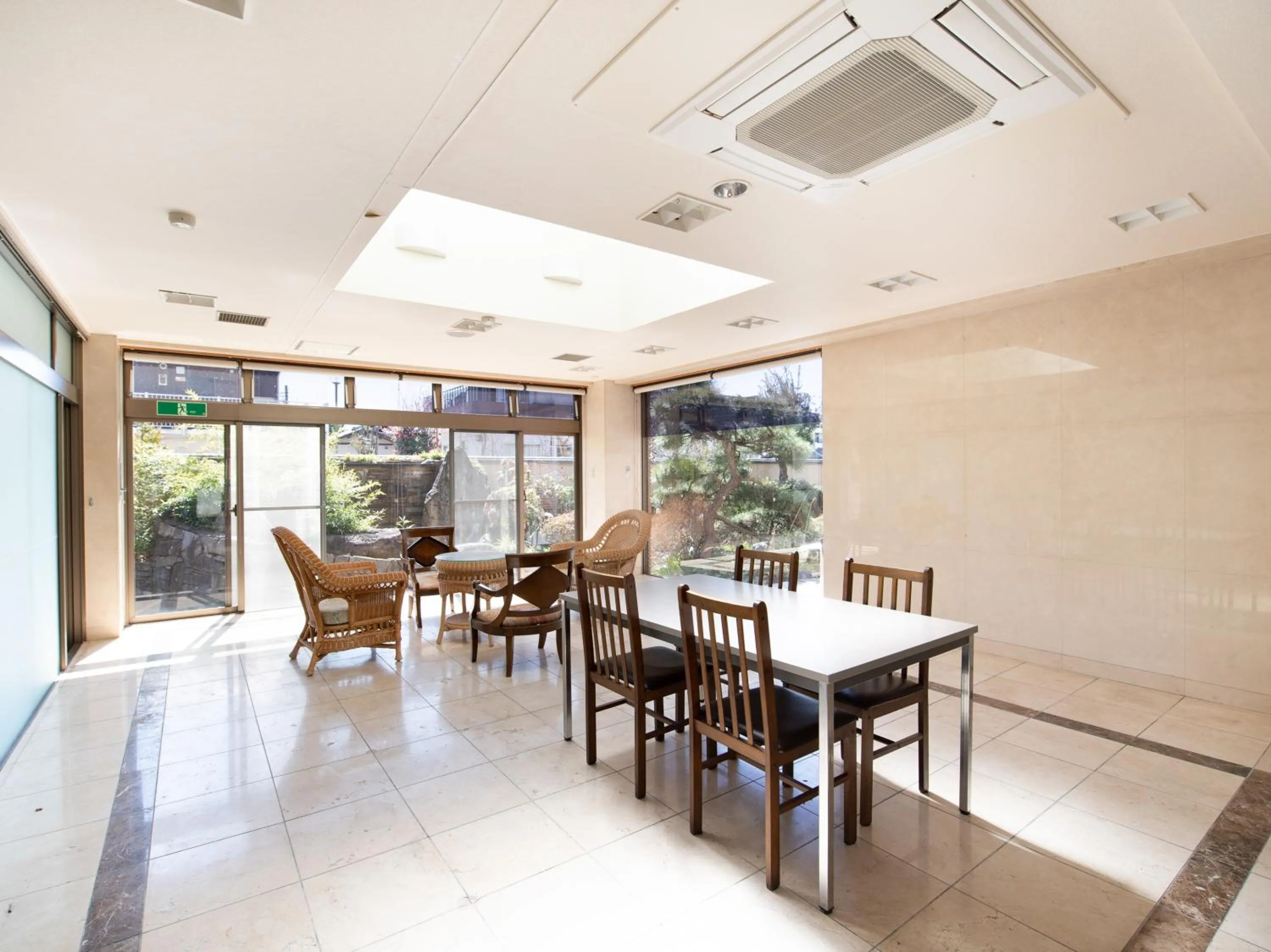 Seating area in Chateraise Lodge Kasugai