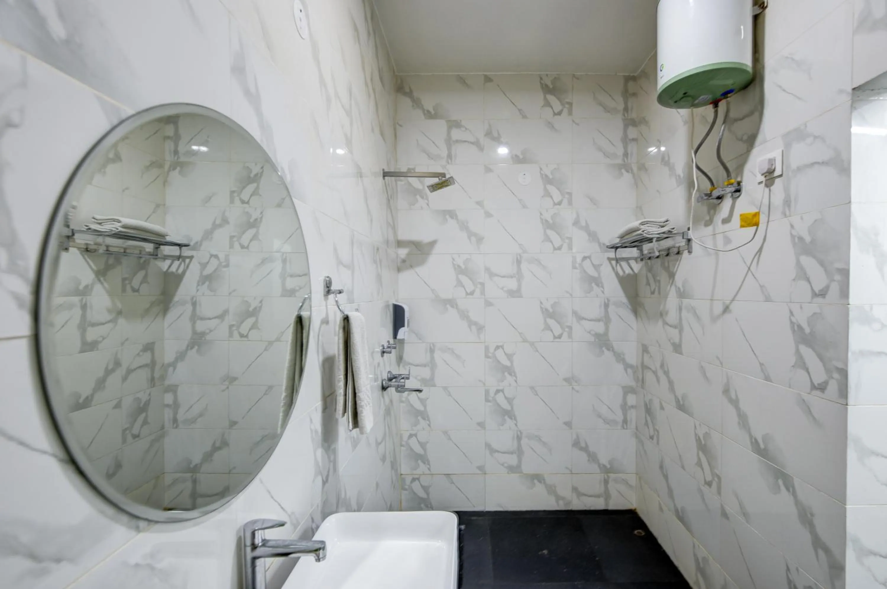 Bathroom in Gallivanto Inn - Rohini
