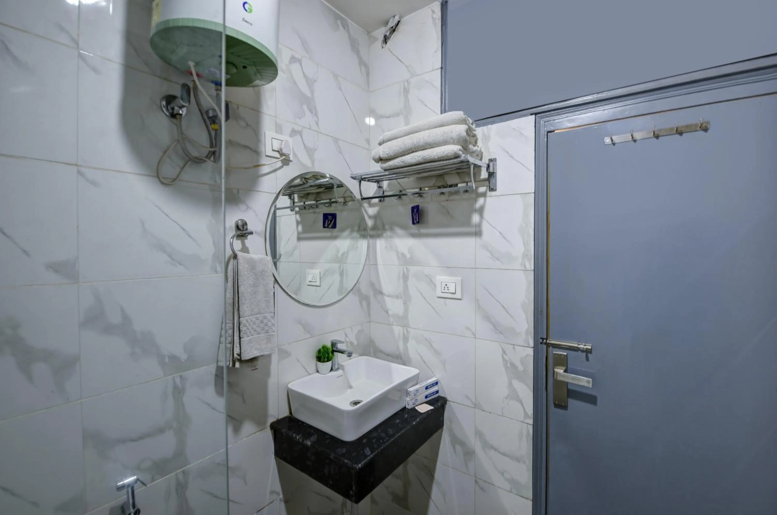 Bathroom in Gallivanto Inn - Rohini