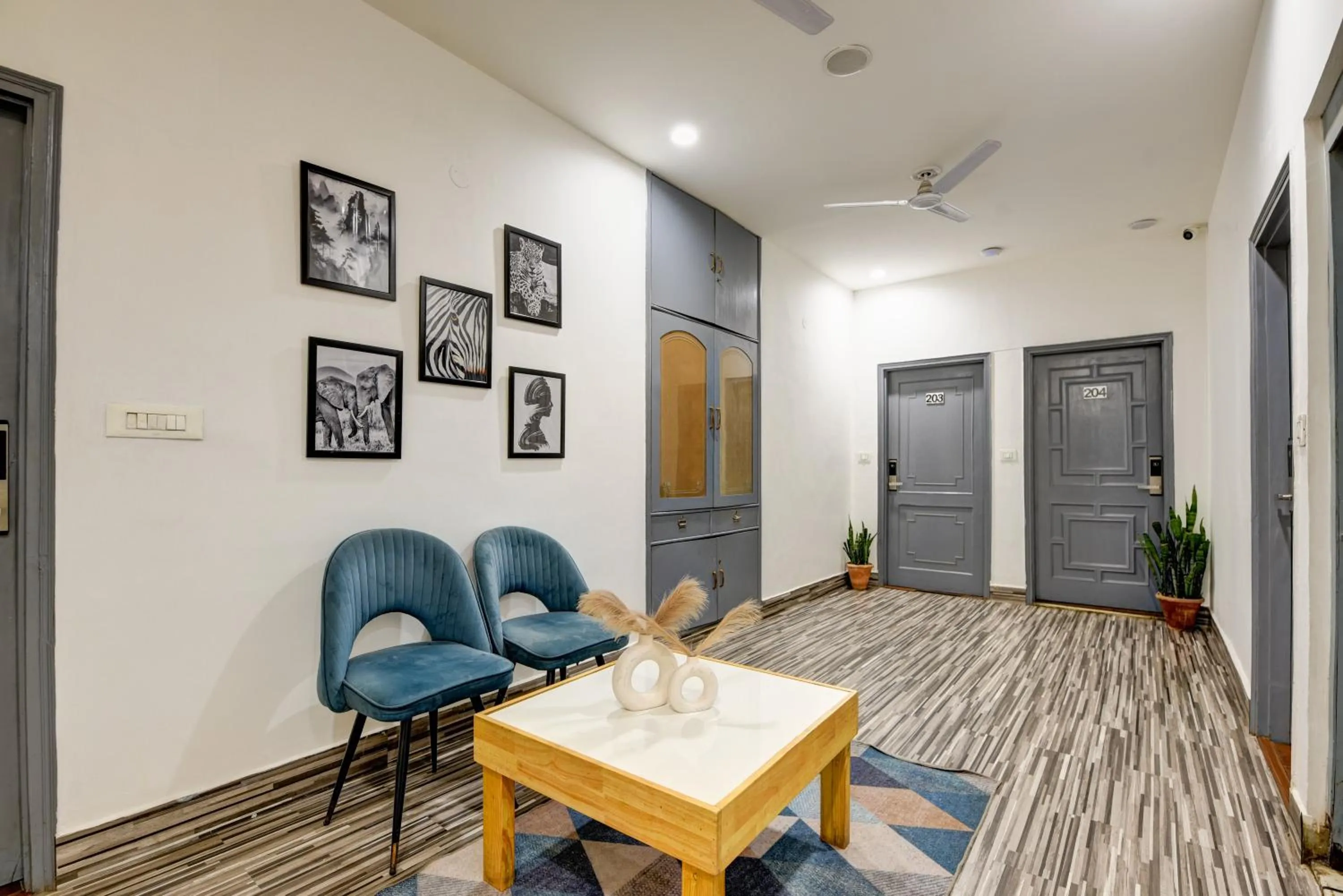 Seating area in Gallivanto Inn - Rohini