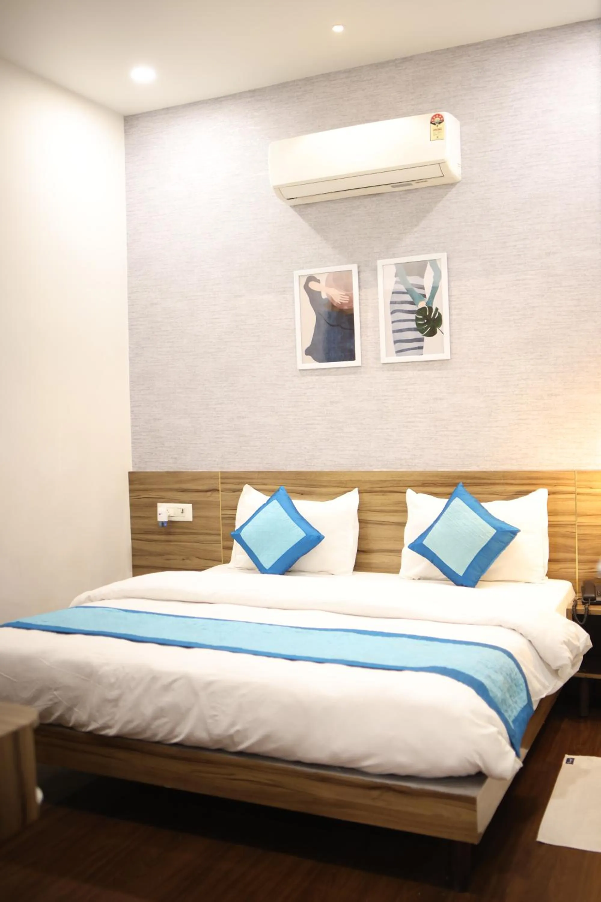 Budget Double Room in Gallivanto Inn - Rohini