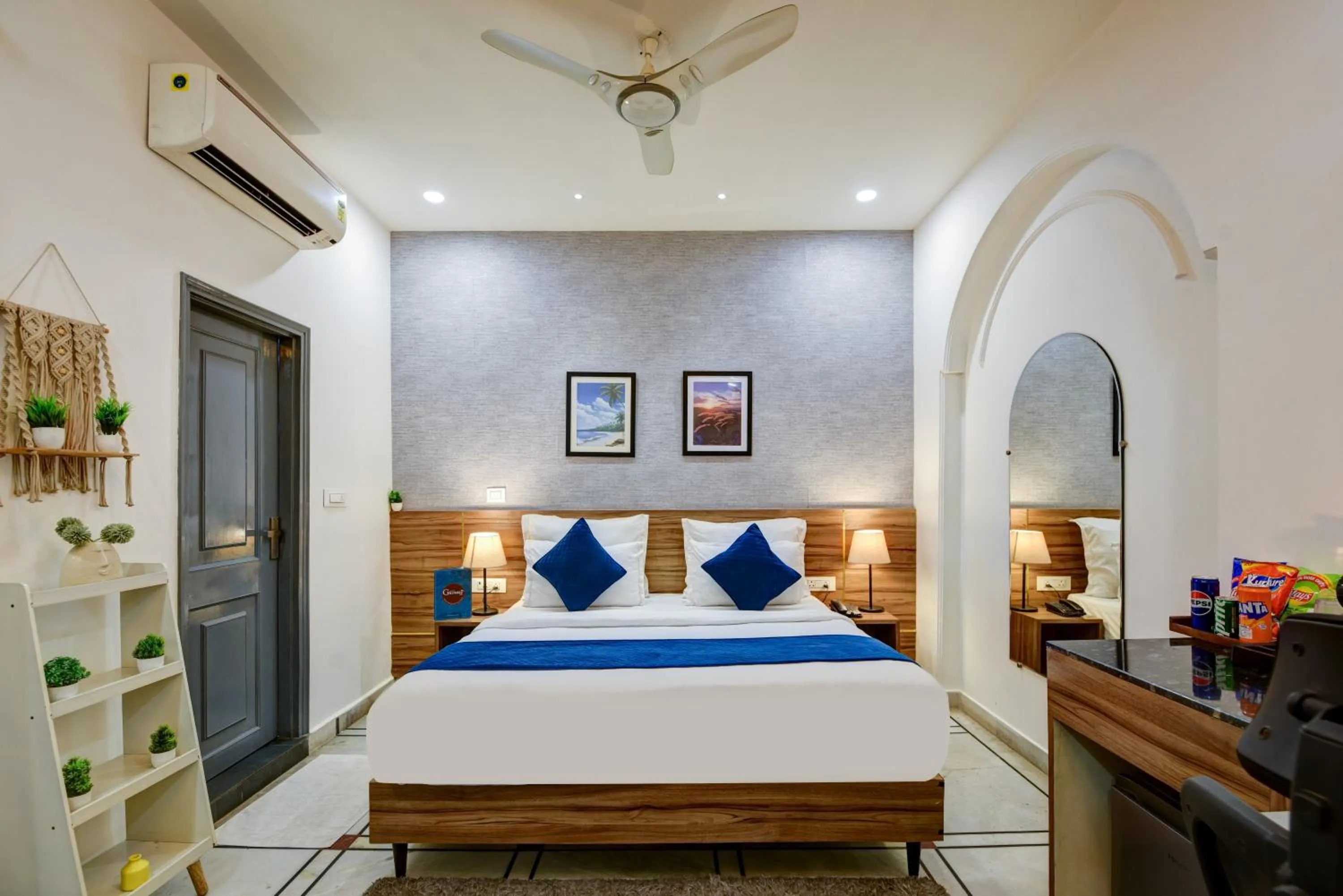 Bed in Gallivanto Inn - Rohini