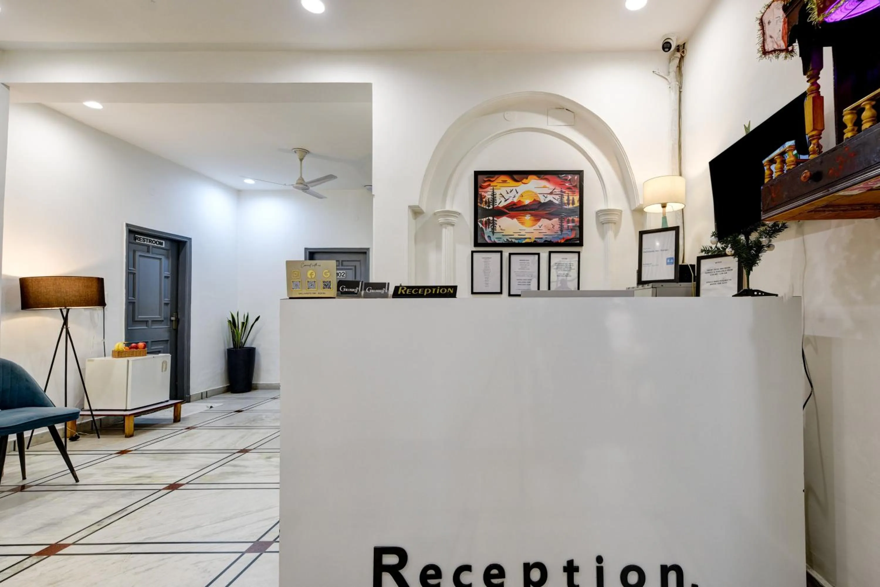 Lobby or reception in Gallivanto Inn - Rohini