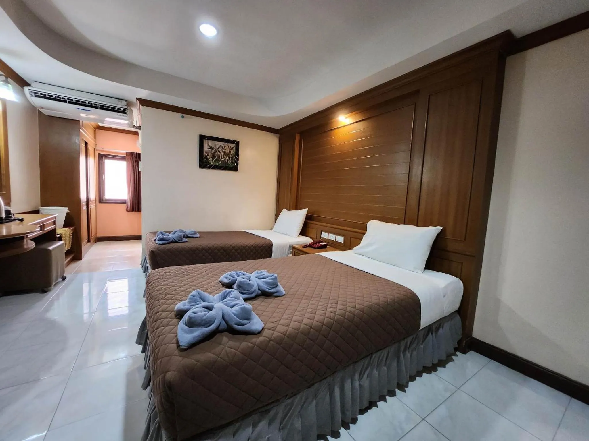 Bedroom, Bed in White Rose​ Hotel​ II​