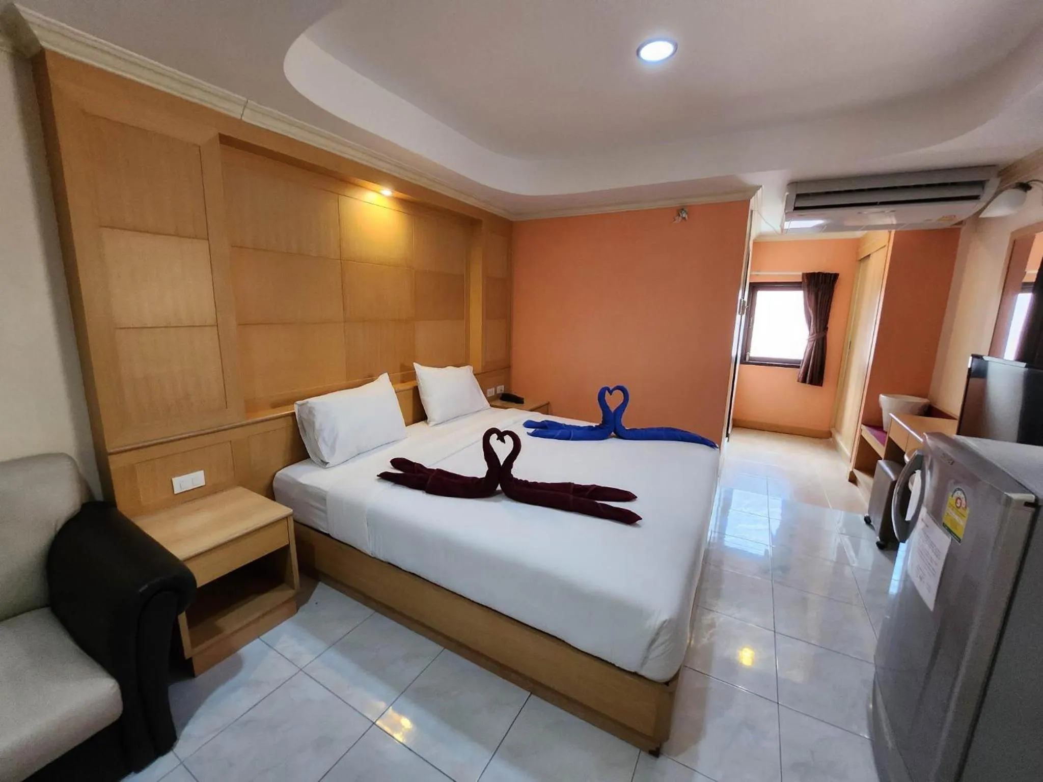 Bedroom, Bed in White Rose​ Hotel​ II​