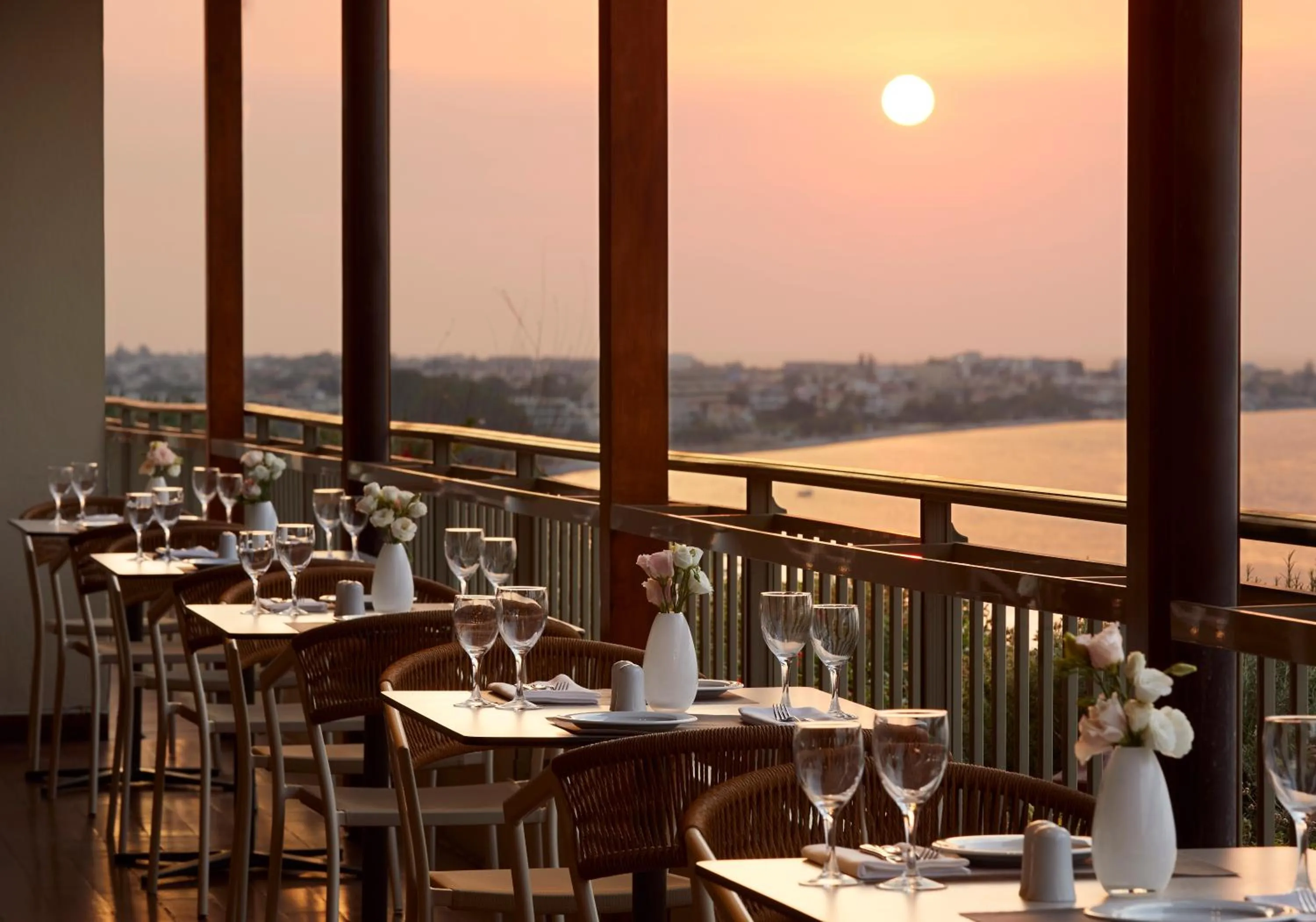 Restaurant/places to eat in Rhodes Bay Hotel & Spa