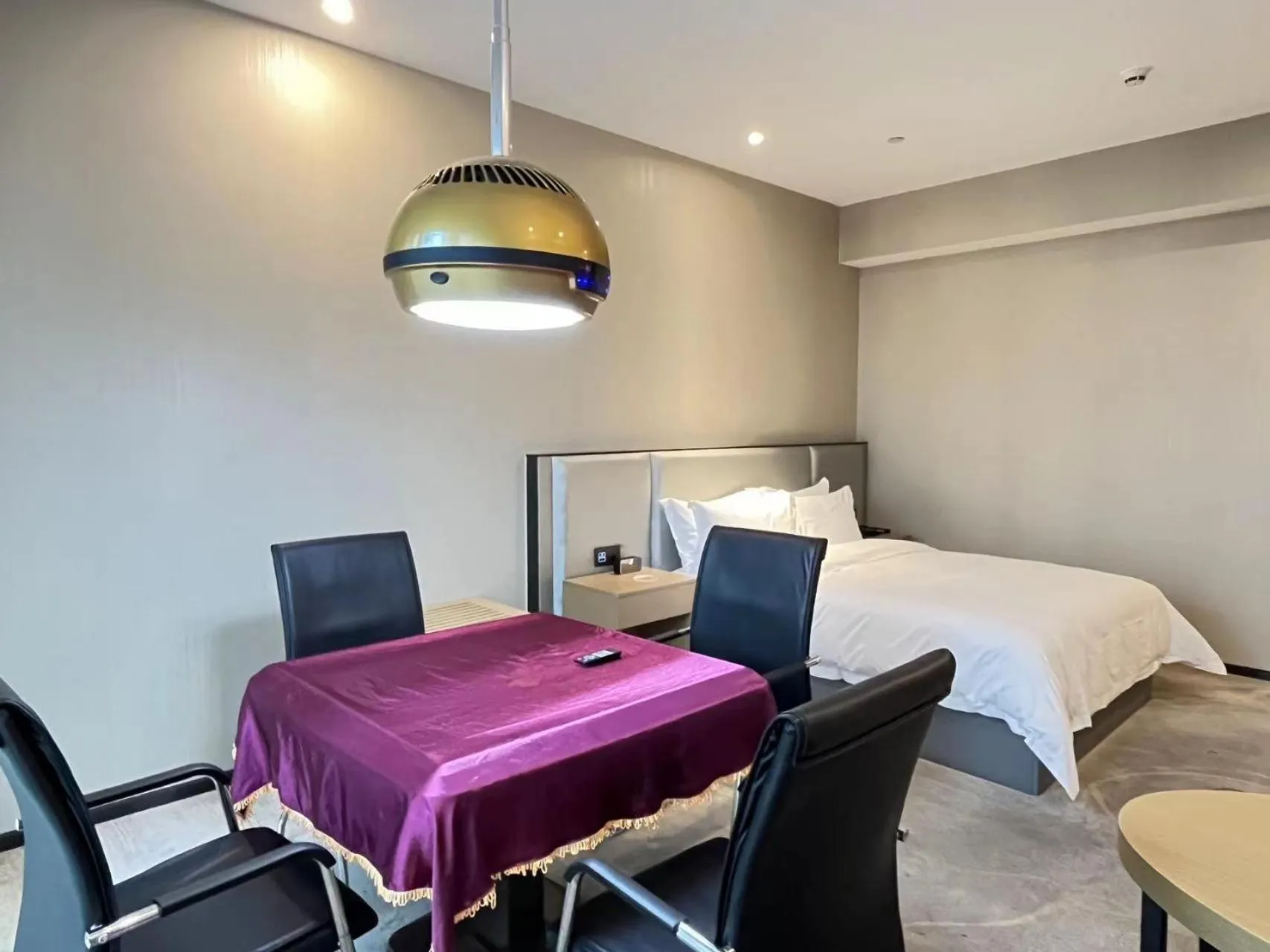 Bed in Qingyuan Argyle Hotel