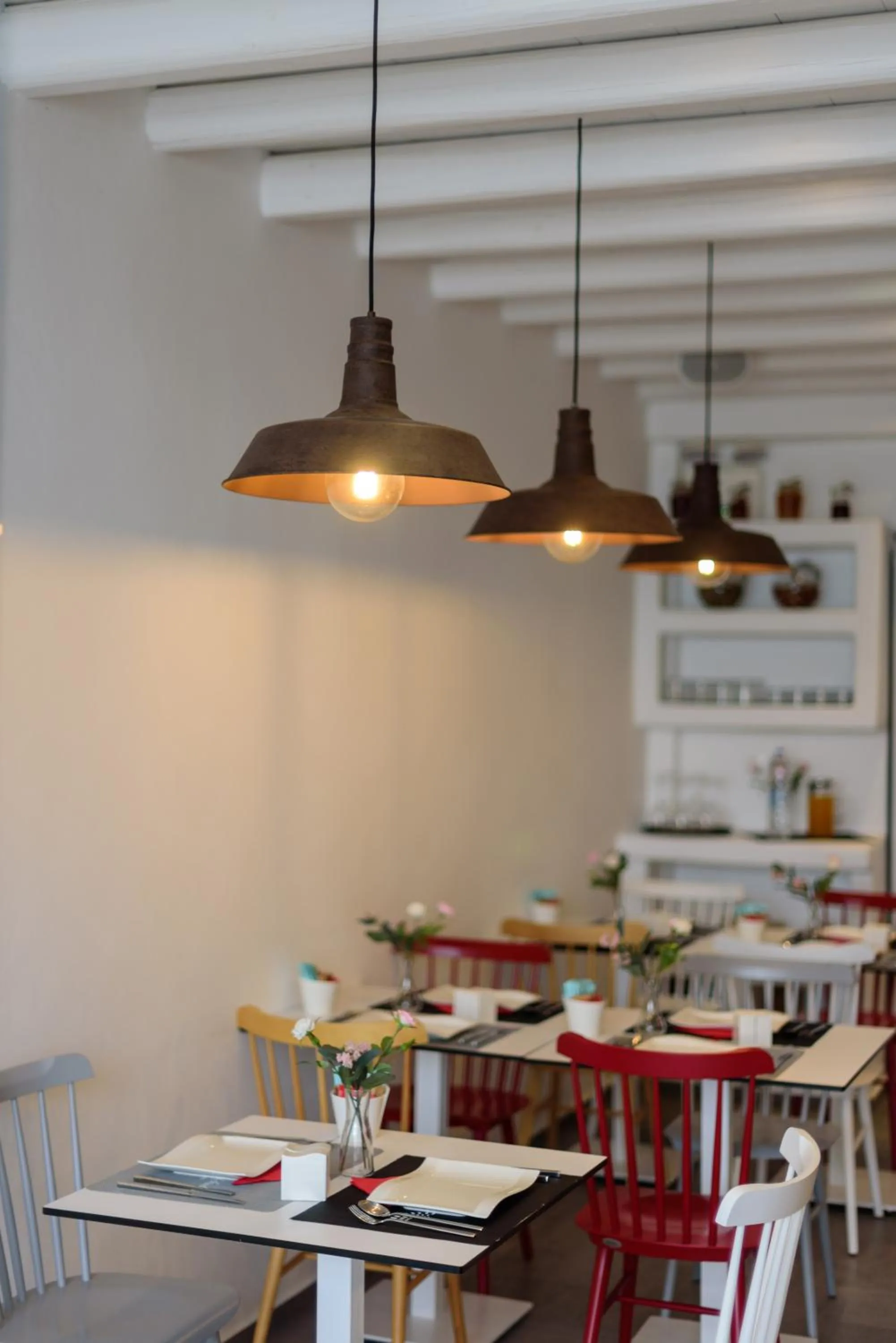 Restaurant/places to eat in Nefeli Sunset Studios