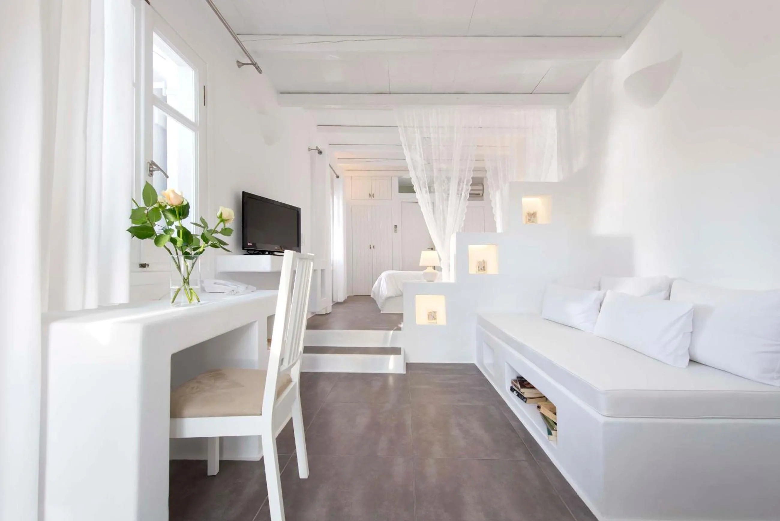 Photo of the whole room, Bed in Nefeli Sunset Studios