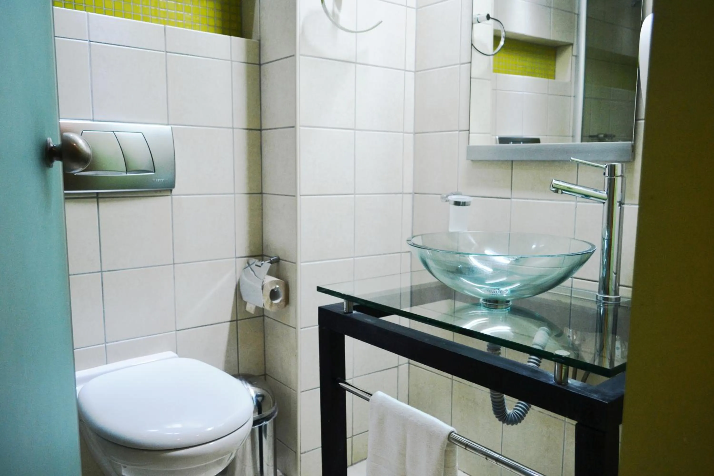 Bathroom in Capsis Hotel Thessaloniki