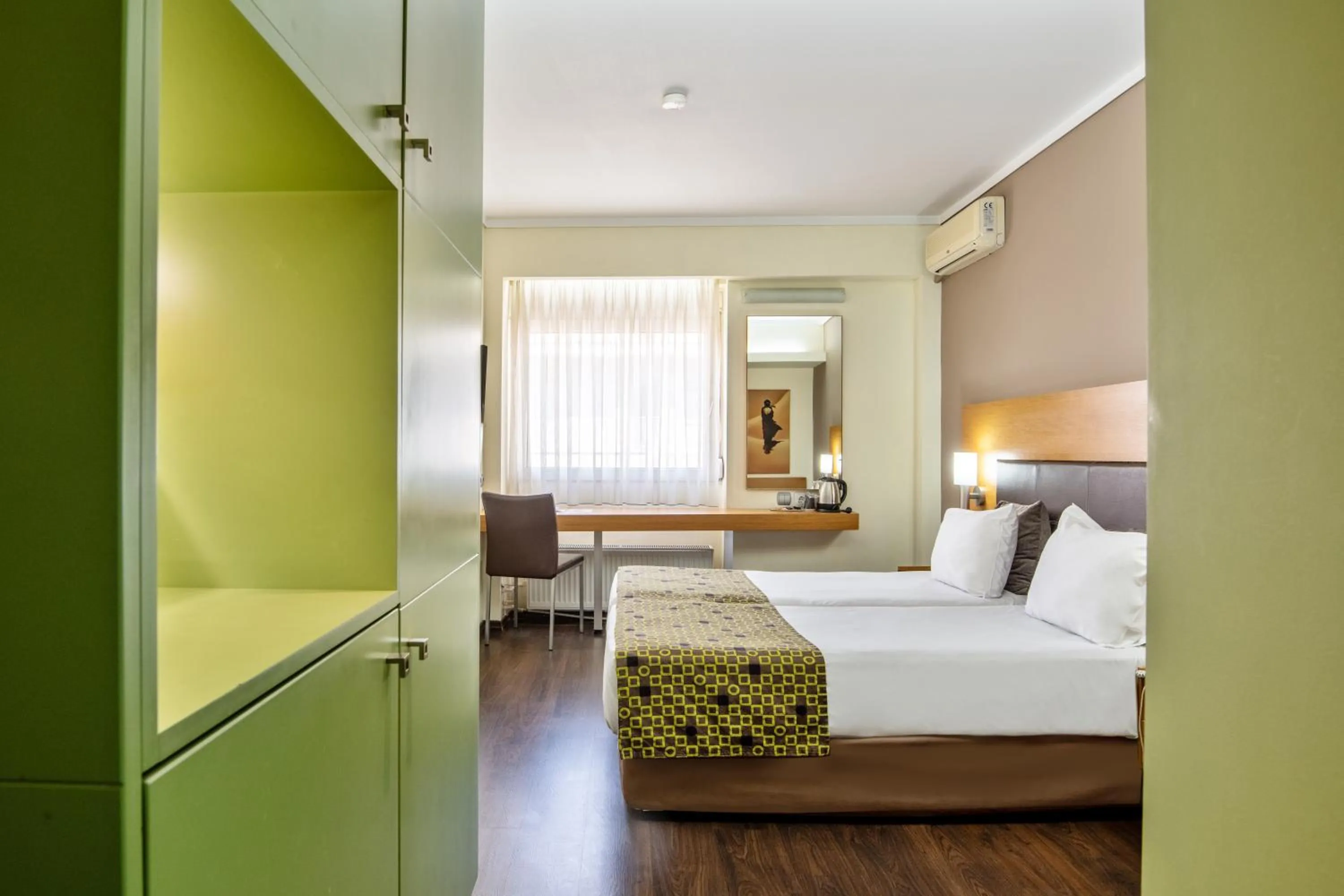 Bedroom, Bed in Capsis Hotel Thessaloniki