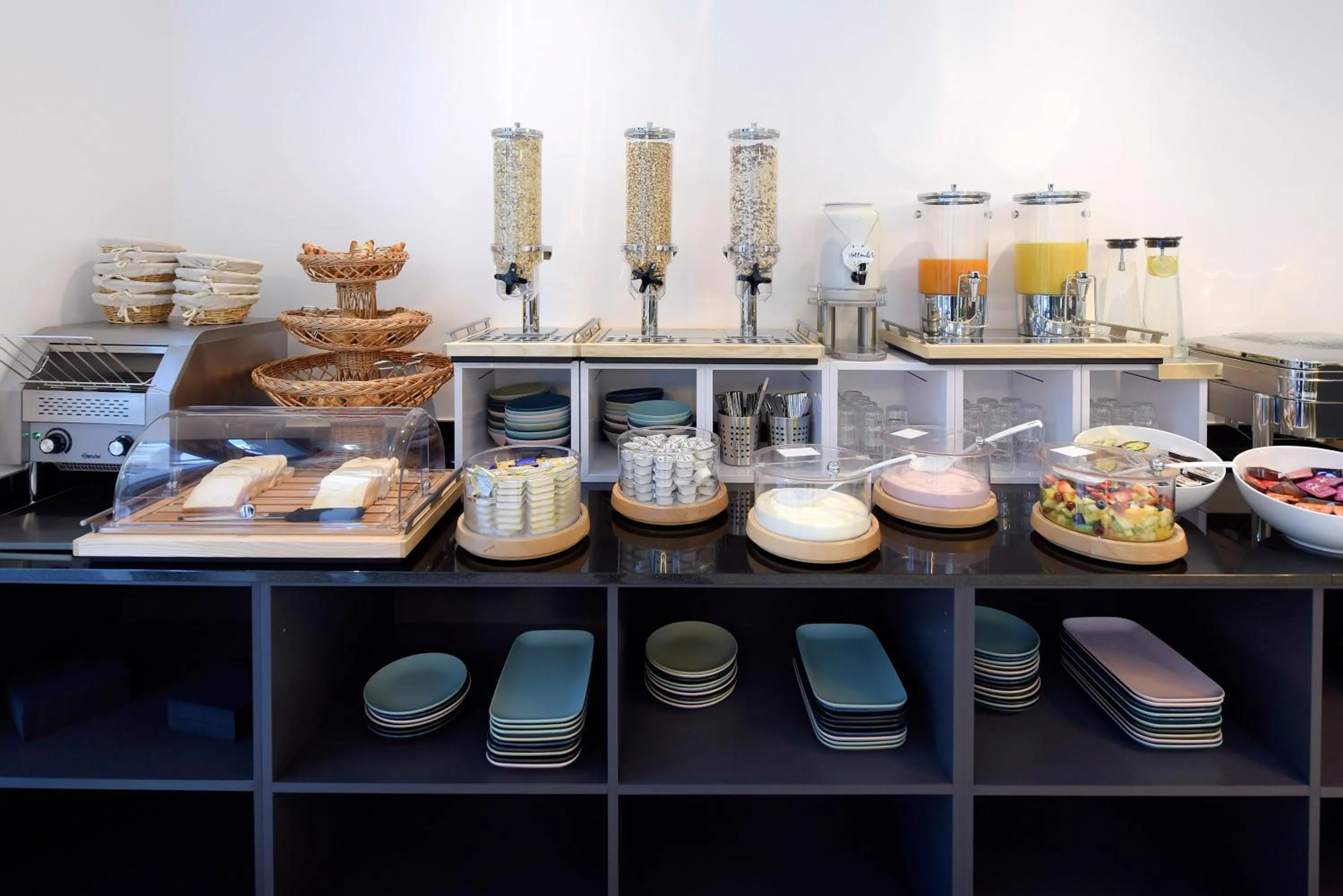 Food and drinks in M-Pire Hotel Berlin