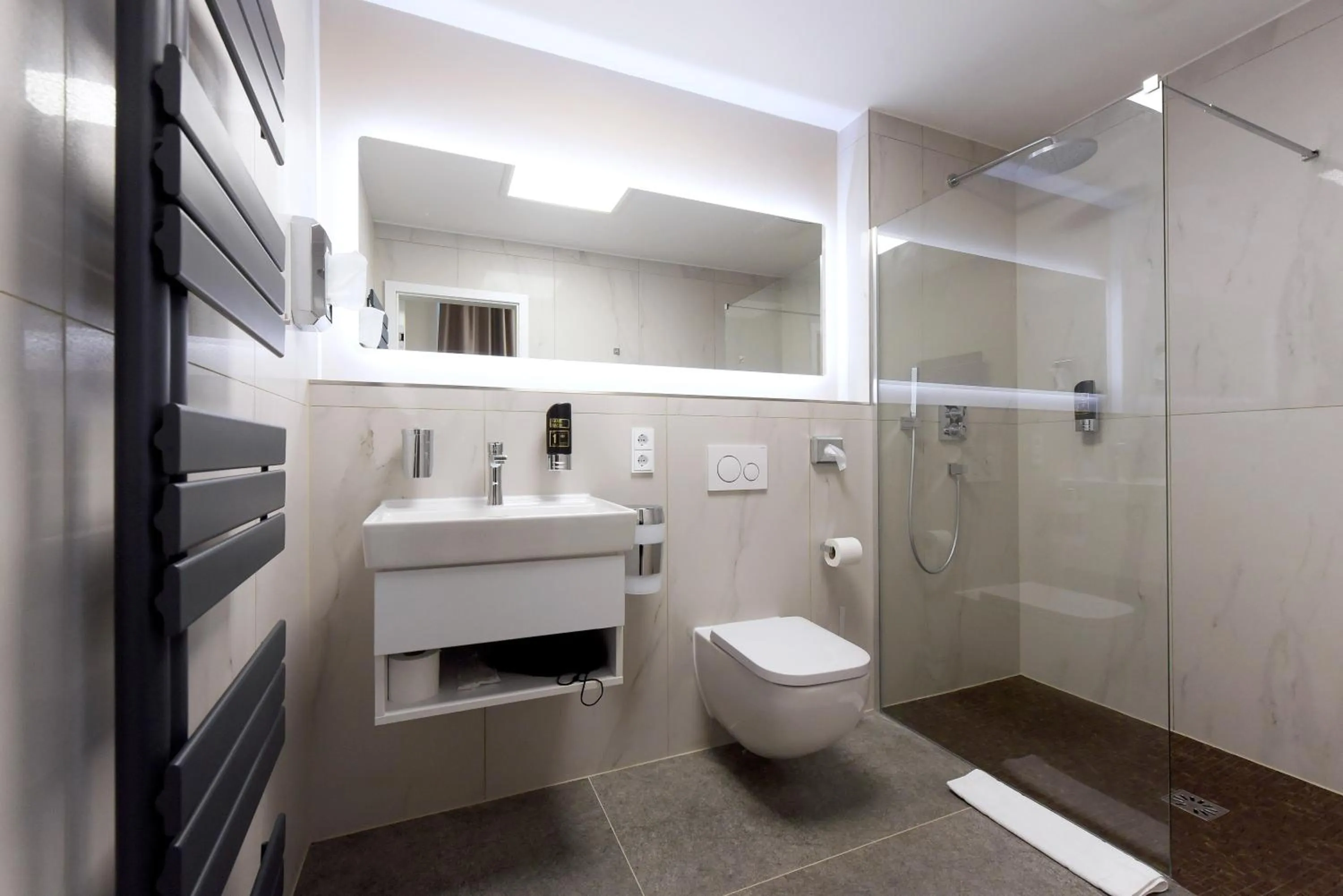 Shower in M-Pire Hotel Berlin