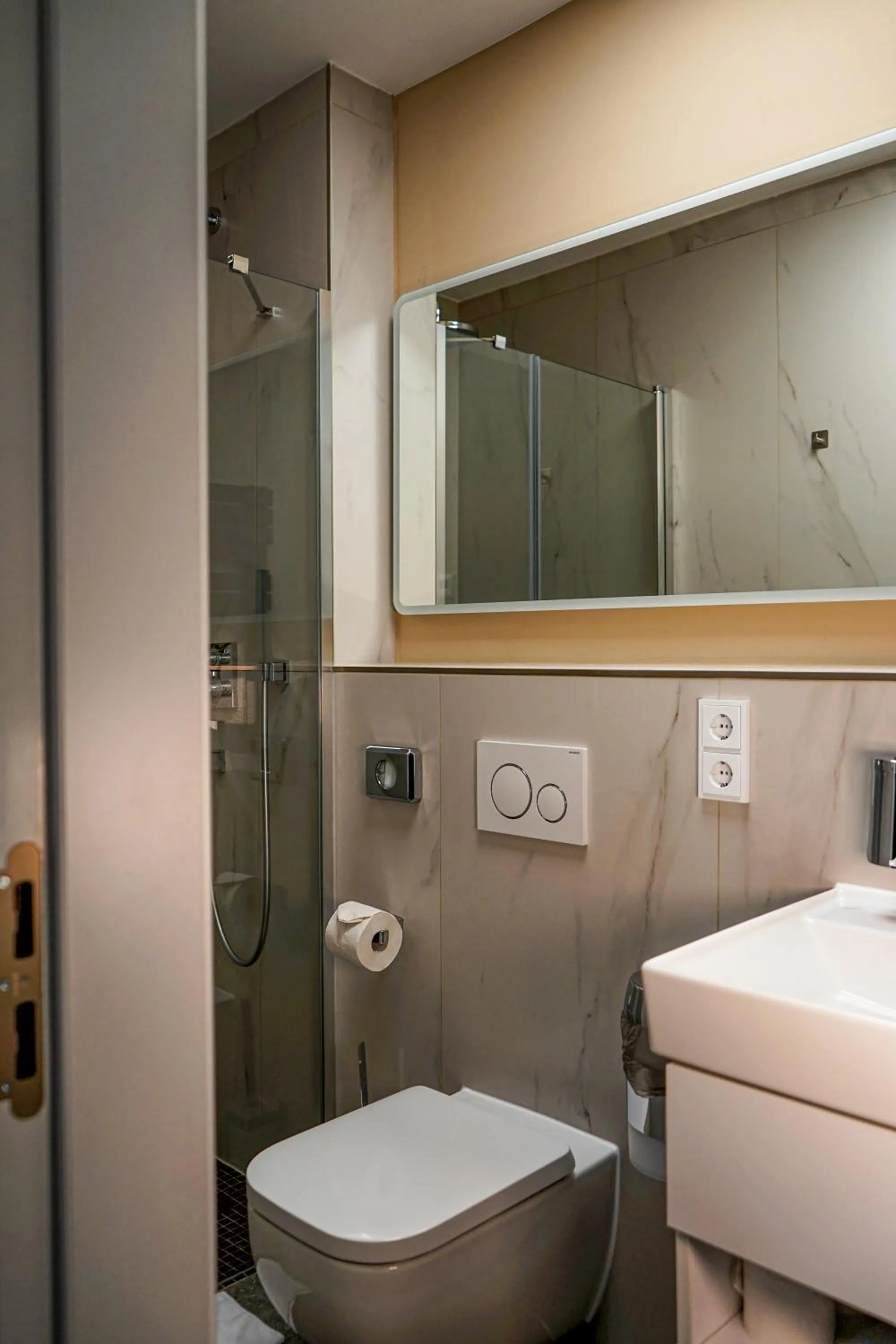 Bathroom in M-Pire Hotel Berlin