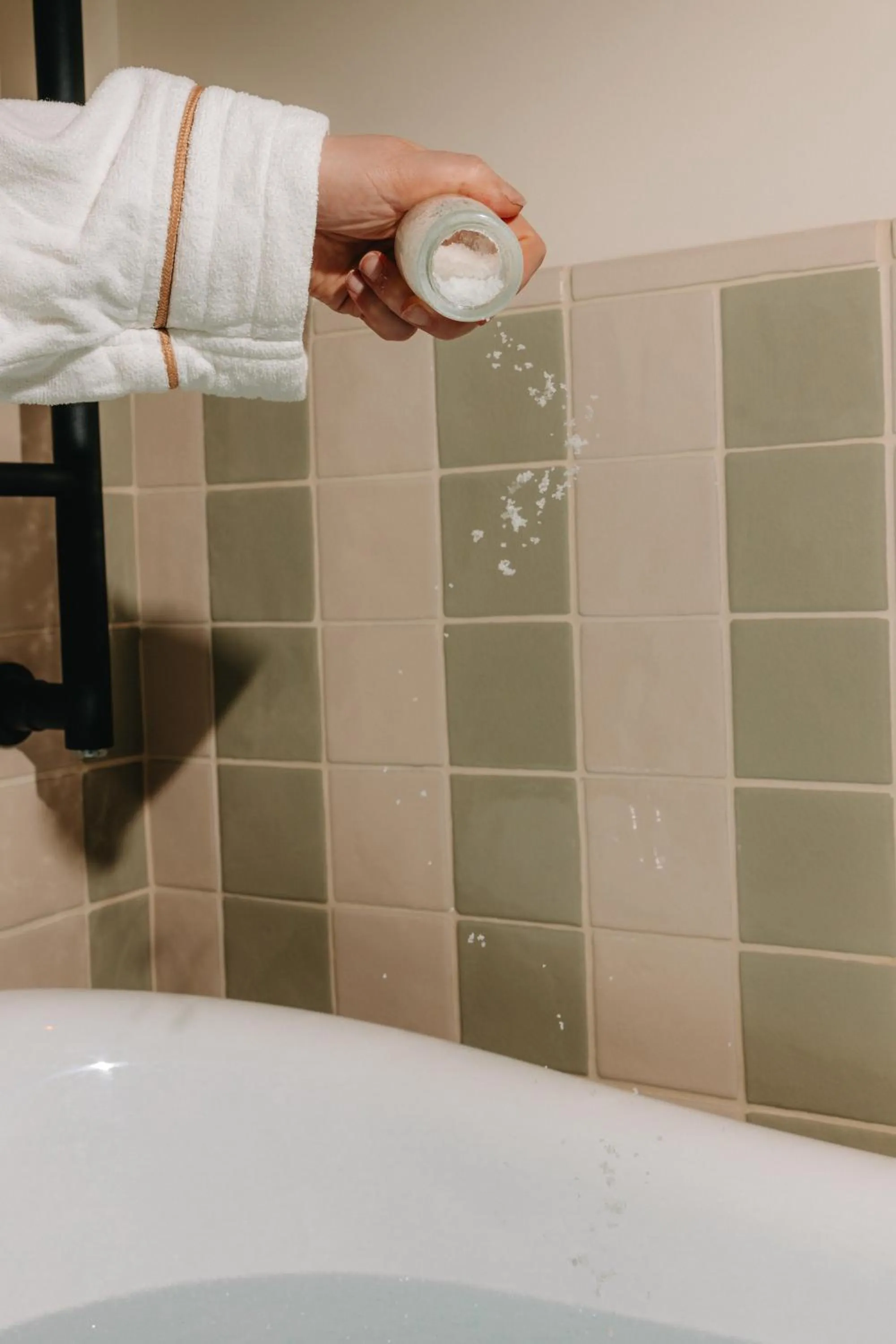 Bathroom in No 42 by GuestHouse, Margate