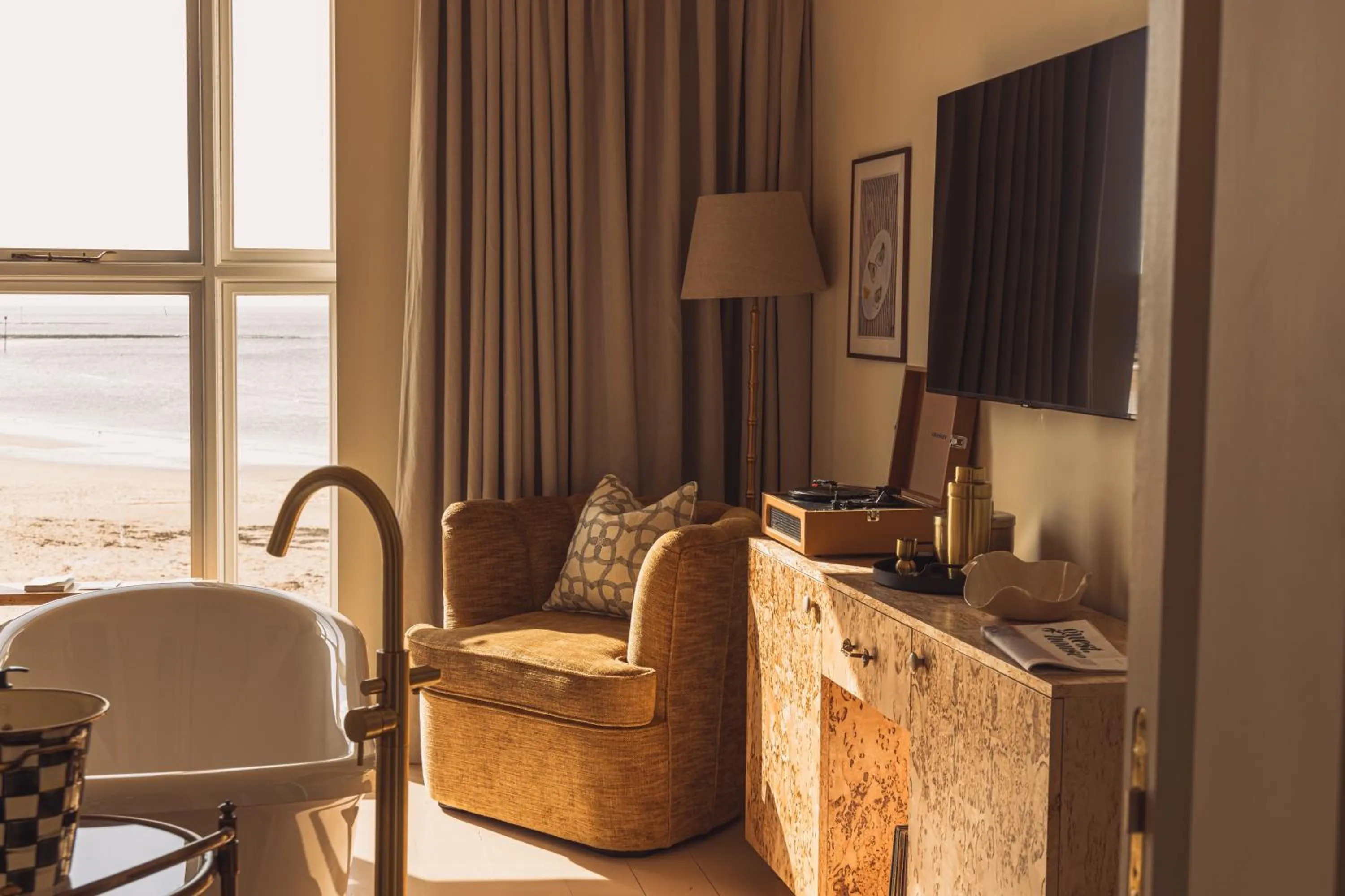 TV and multimedia in No 42 by GuestHouse, Margate