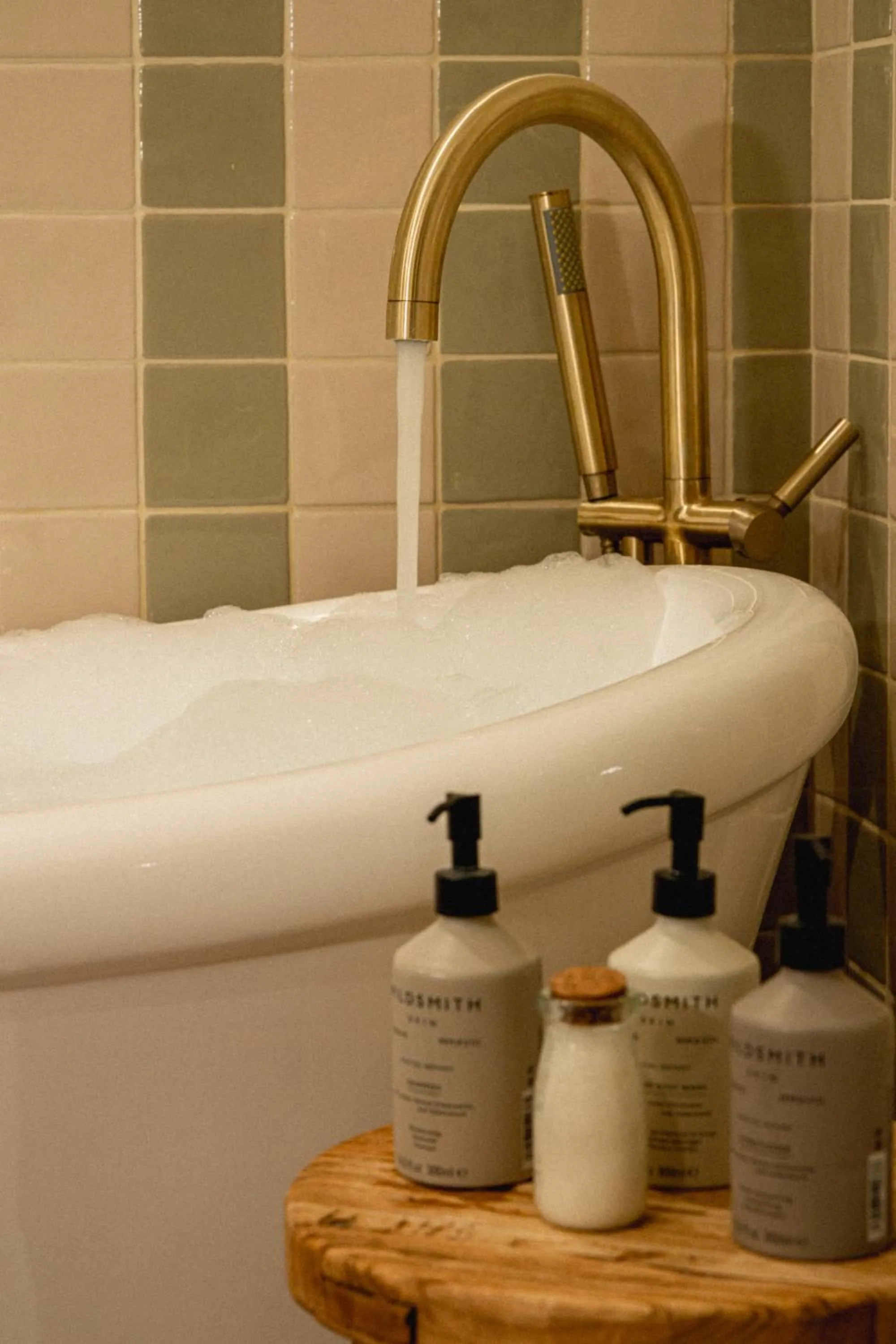 Bathroom in No 42 by GuestHouse, Margate