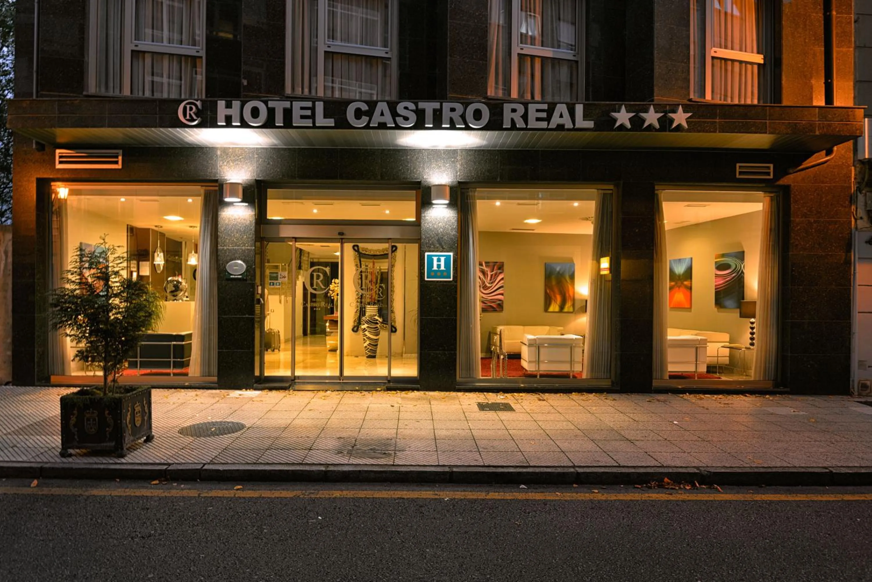 Facade/entrance in Hotel Castro Real
