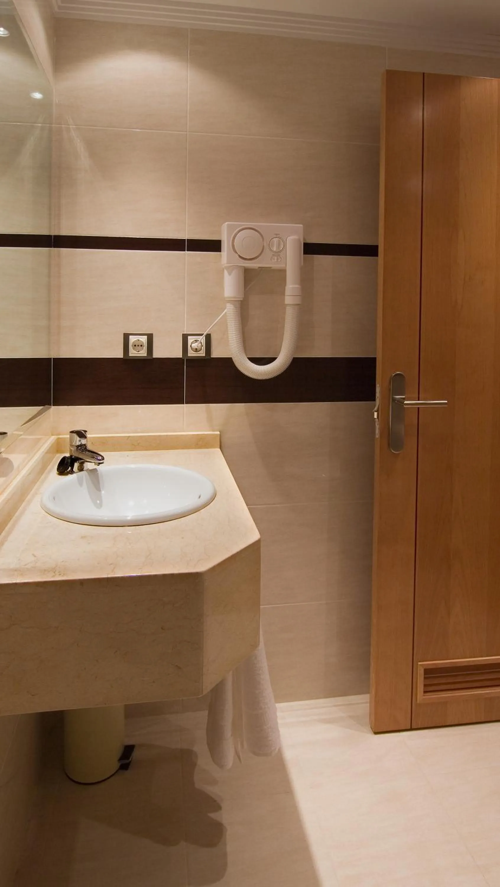 Bathroom in Hotel Castro Real