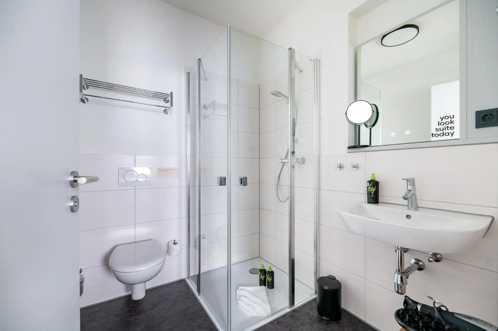 Shower in Limehome Bremerhaven Kantstraße