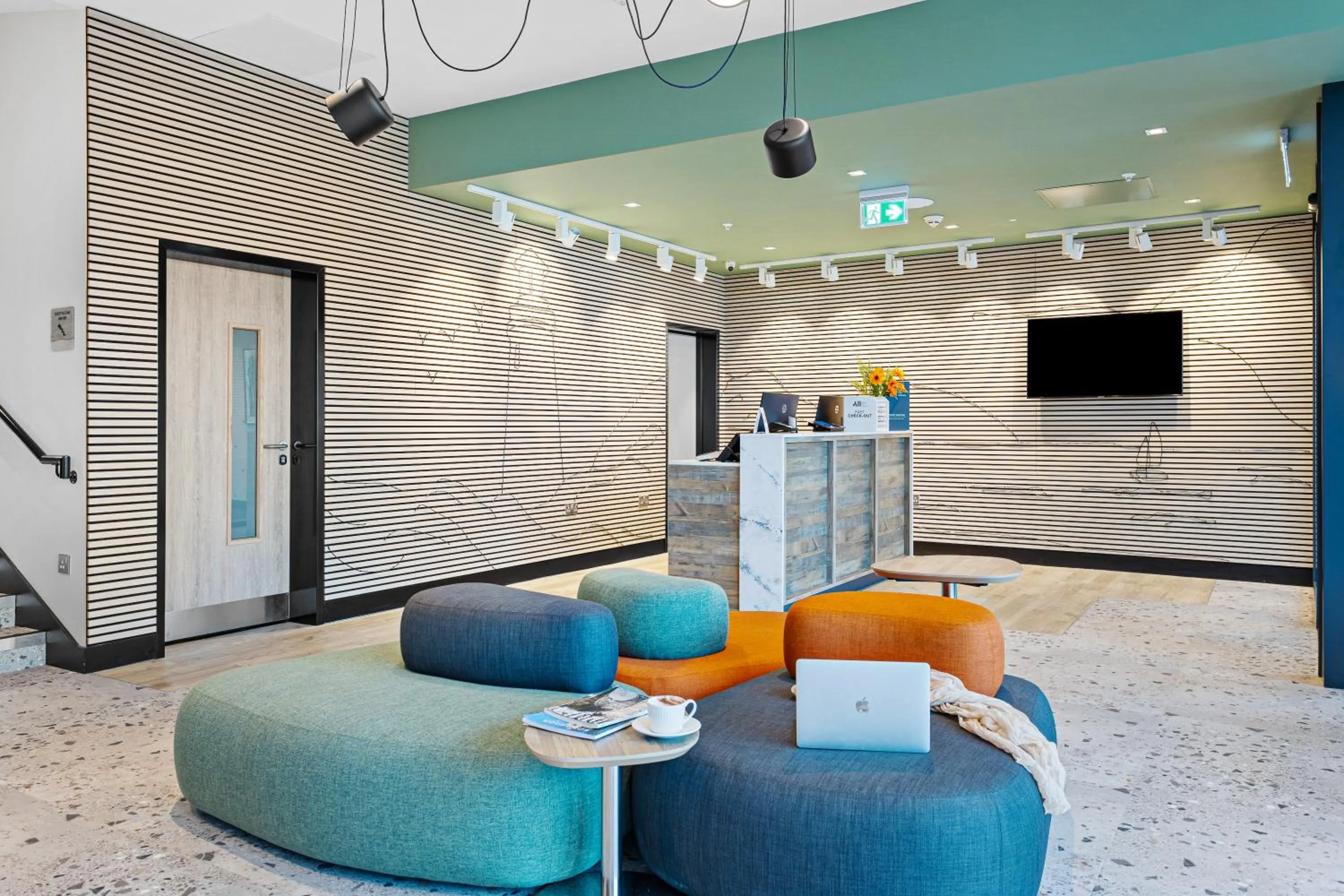 Lobby or reception in ibis Styles Paignton