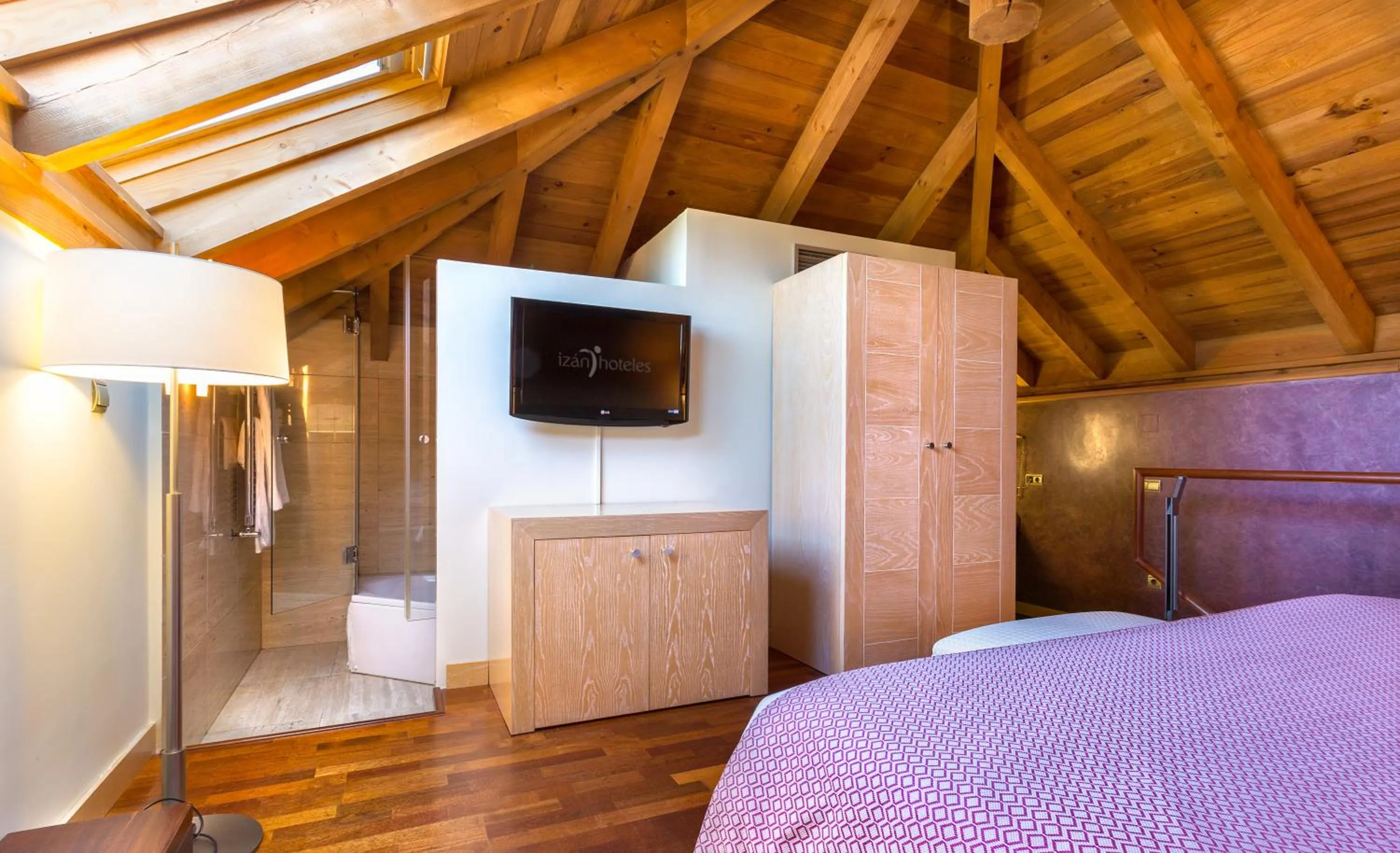 Decorative detail, Bed in Izan Puerta de Gredos