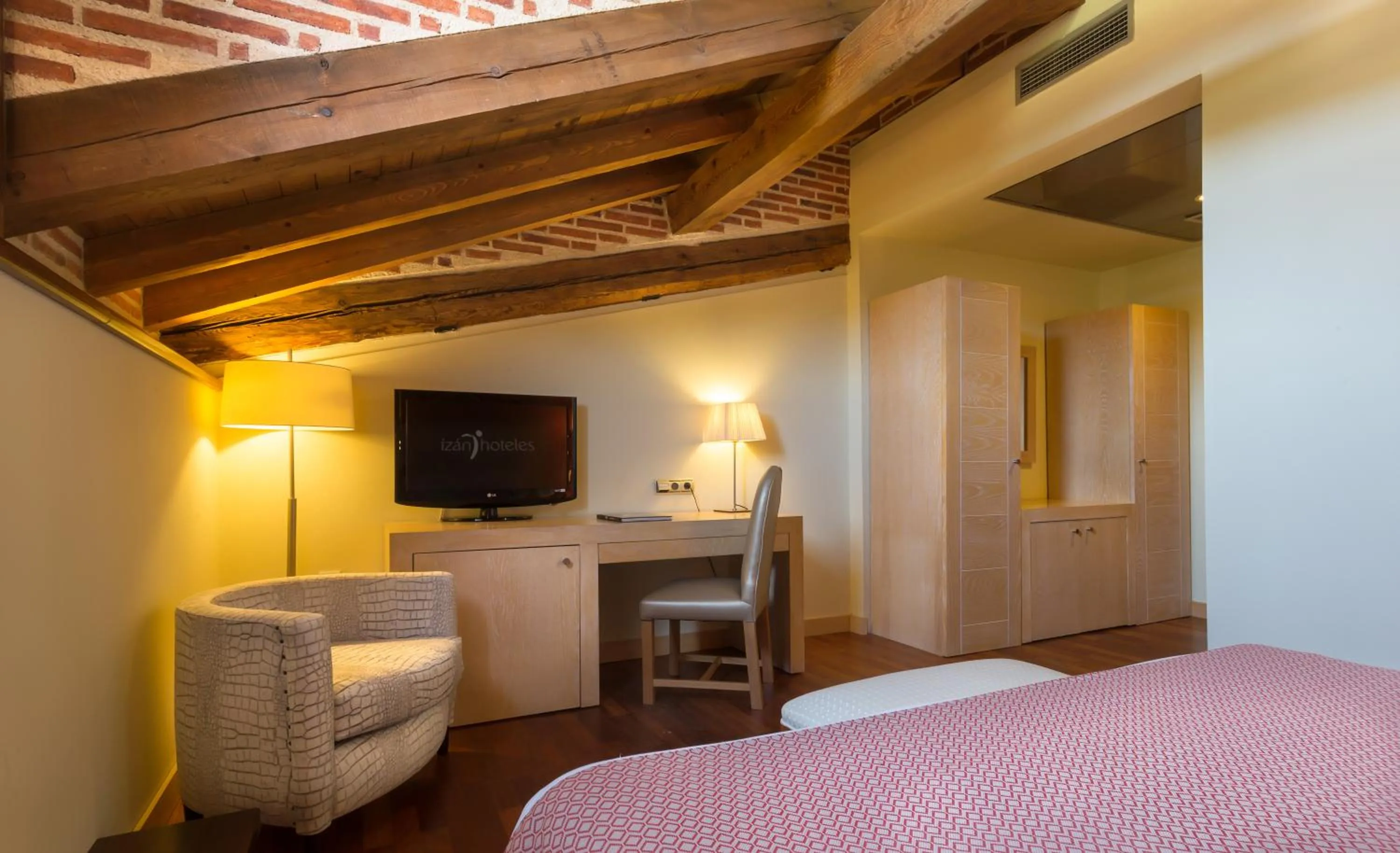 Decorative detail, Bed in Izan Puerta de Gredos