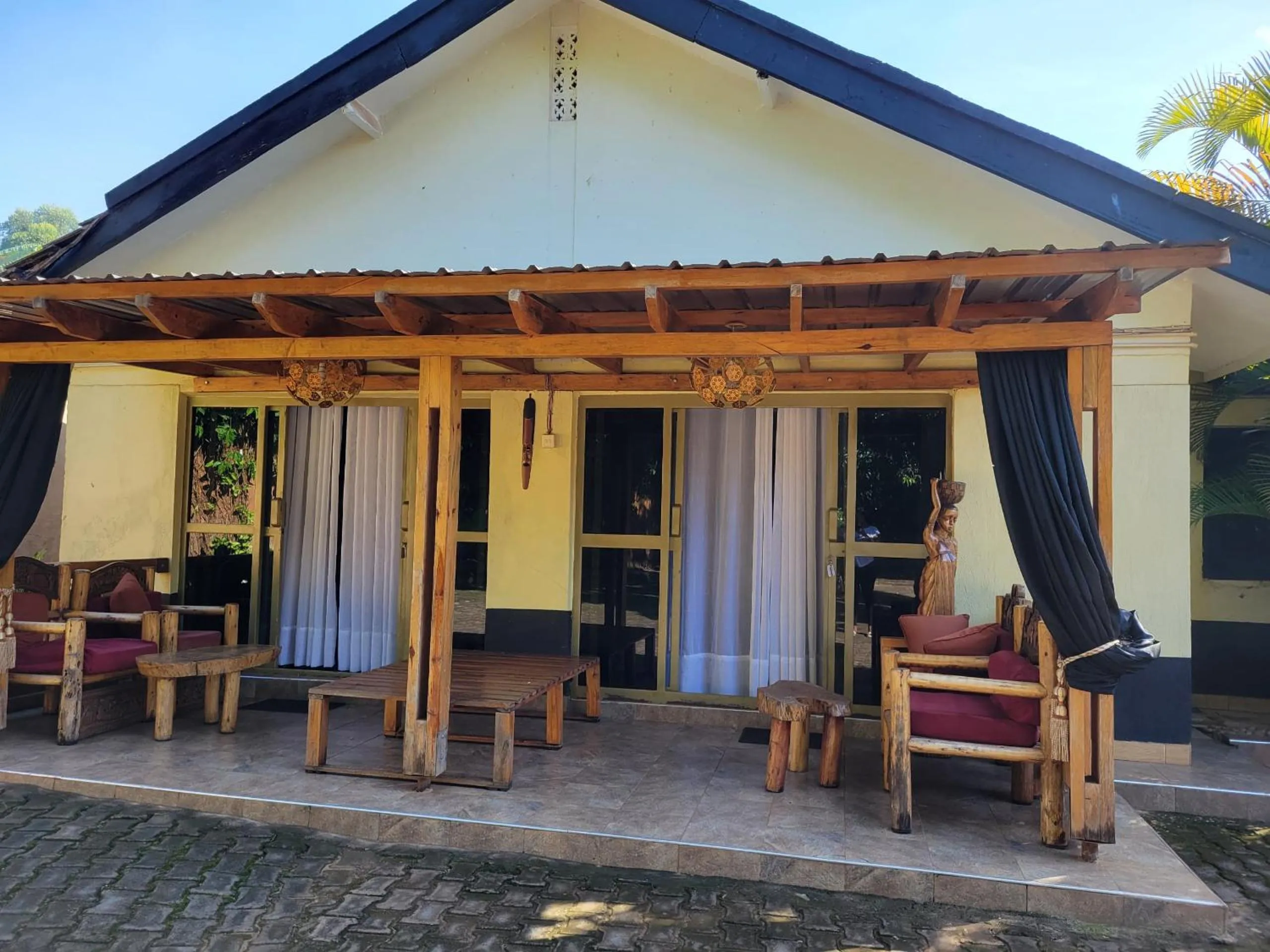 Chel and Vade Cottages