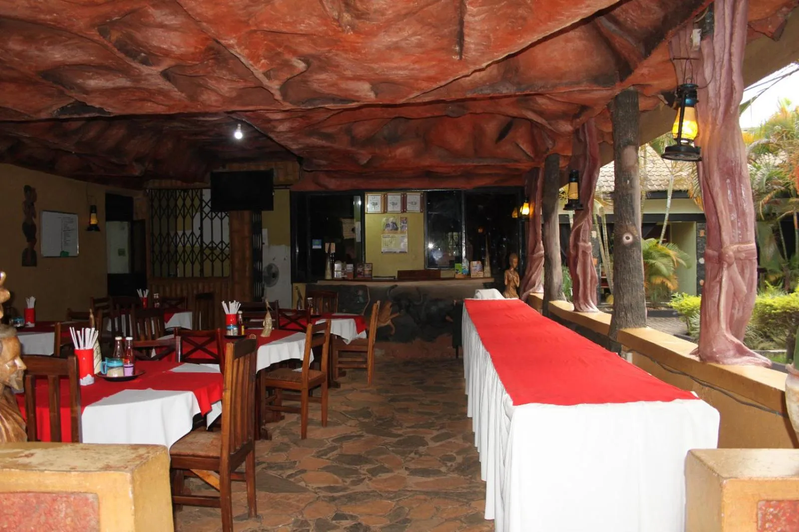 Restaurant/places to eat in Chel and Vade Cottages