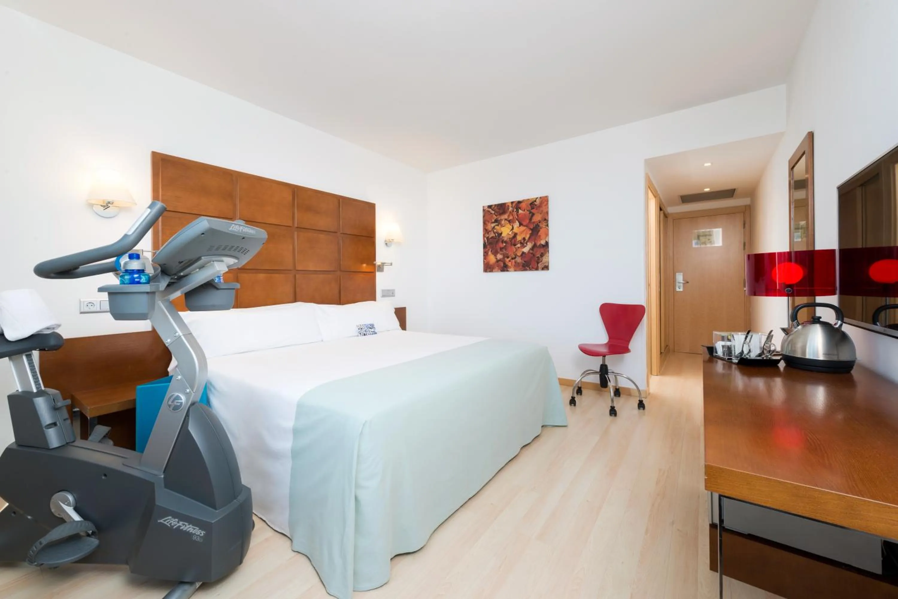 Photo of the whole room, Bed in Hotel Zentral Ave