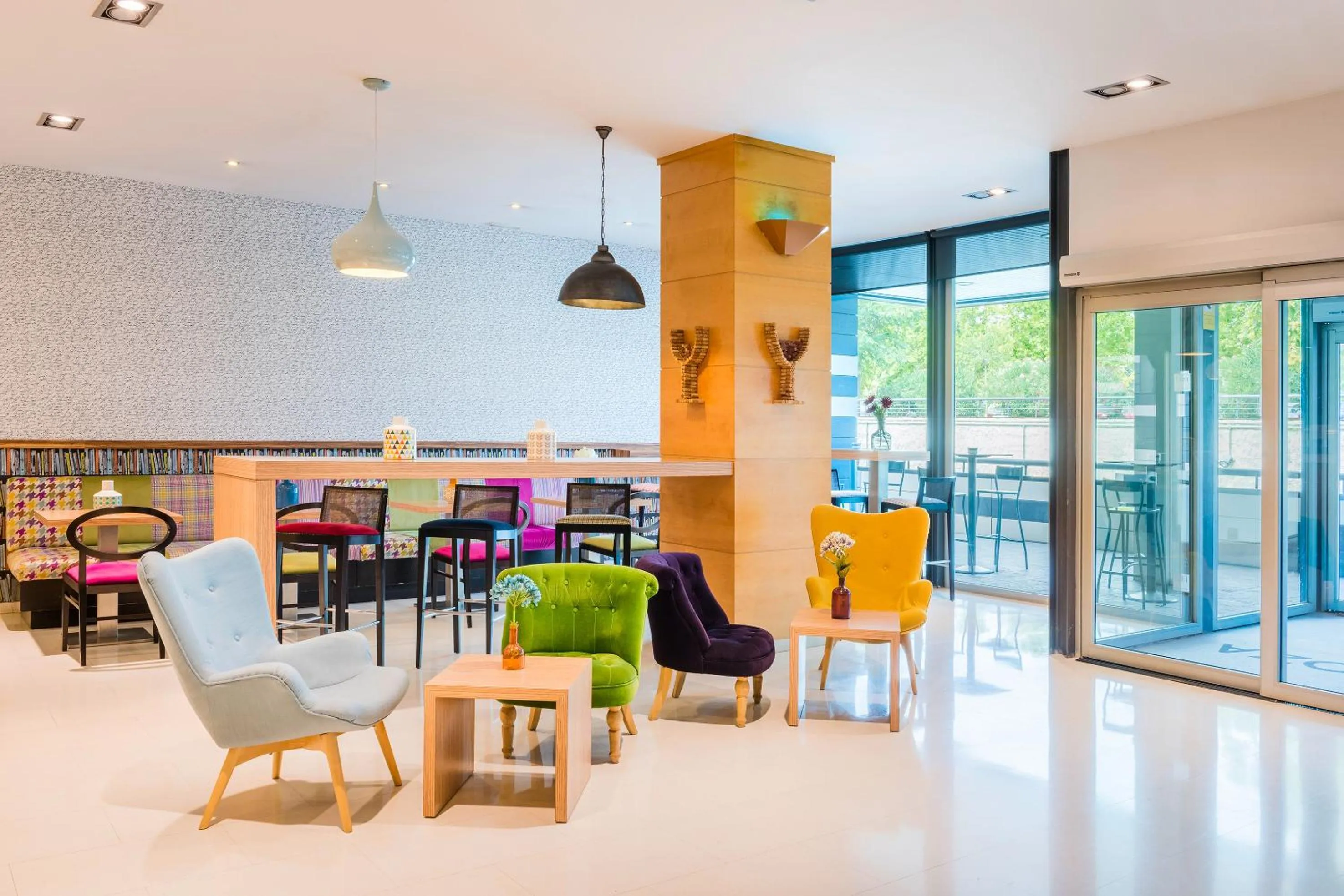 Lounge or bar in Hotel Zentral Ave