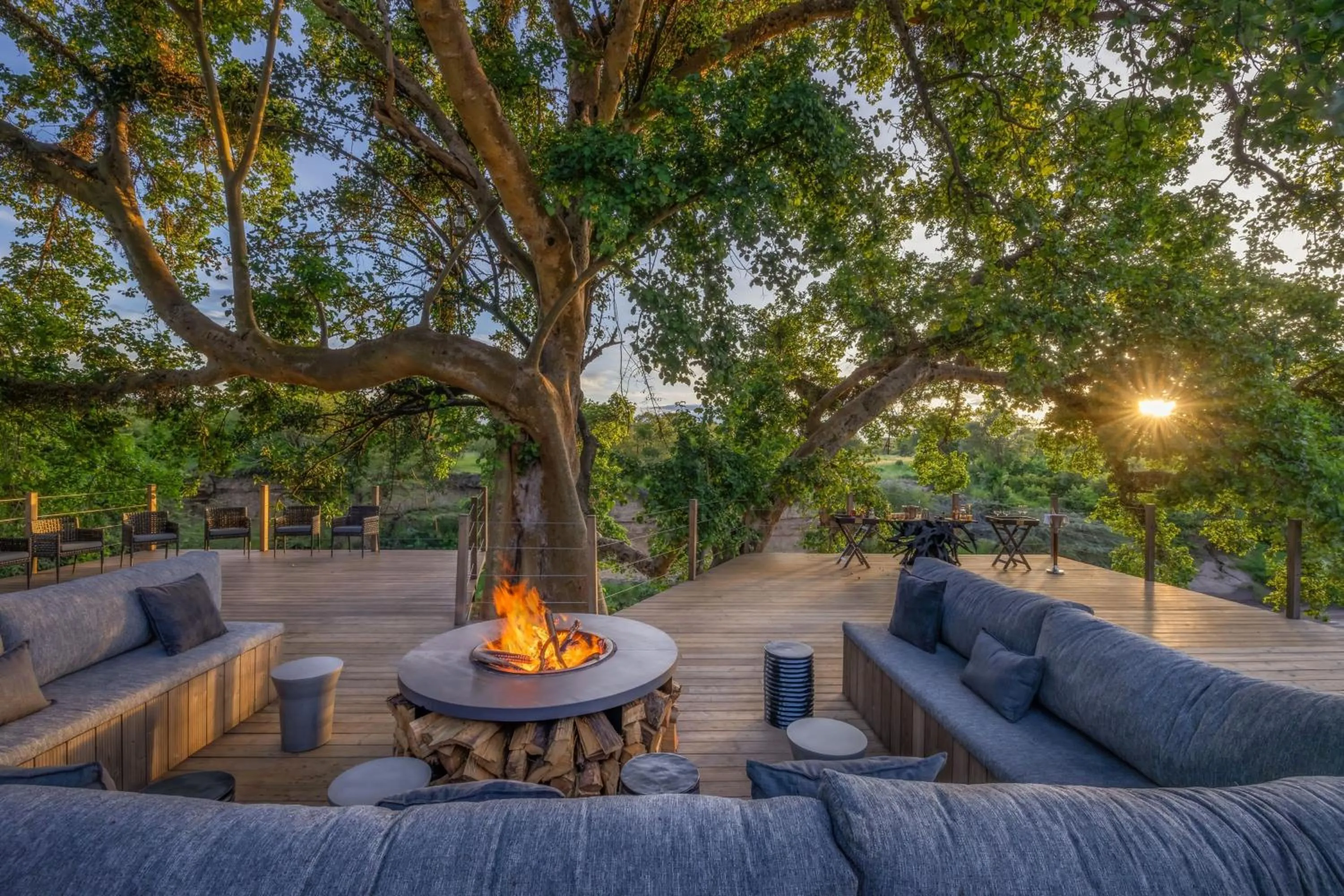 Lounge or bar in JW Marriott Masai Mara Lodge