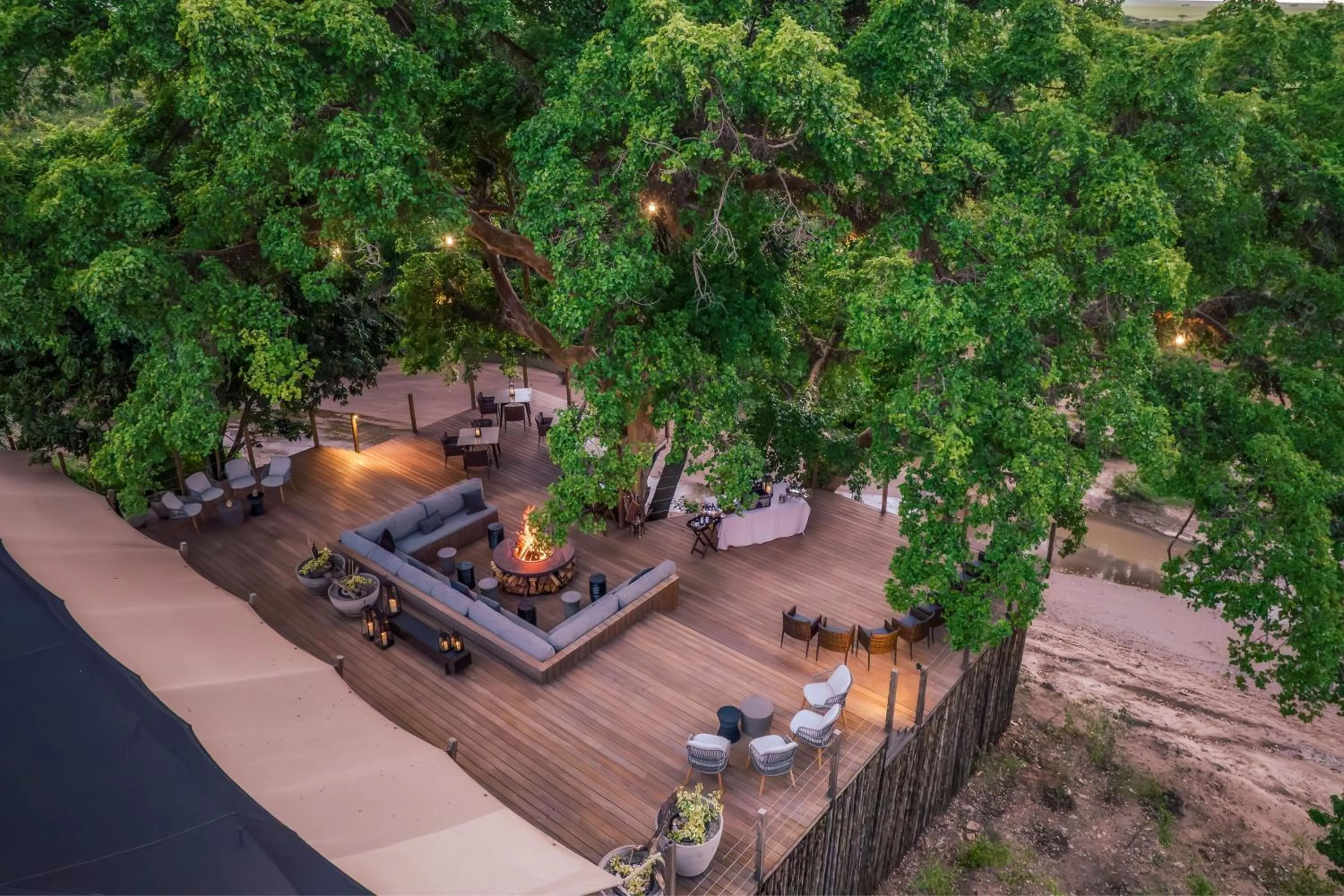 Lounge or bar in JW Marriott Masai Mara Lodge