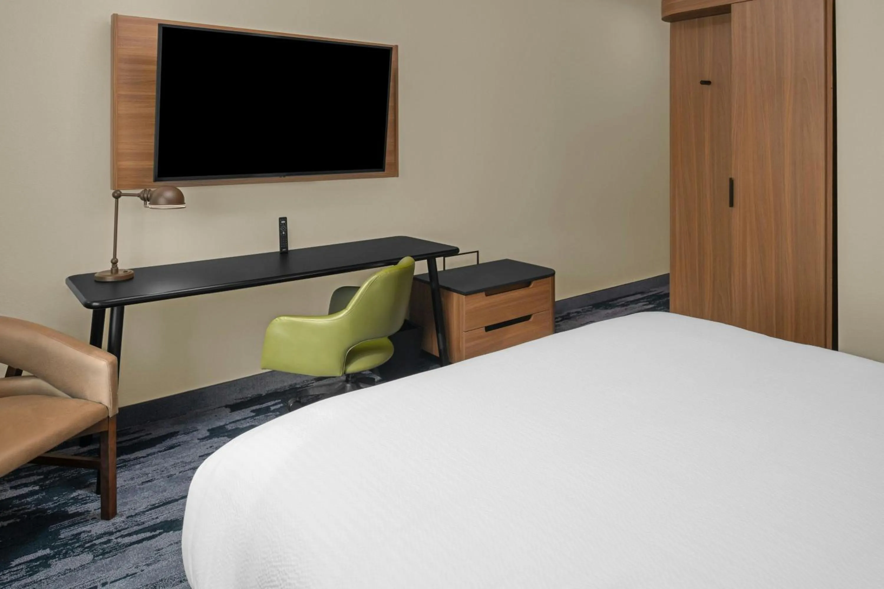 Photo of the whole room, Bed in Fairfield by Marriott Inn & Suites Stockton Lathrop