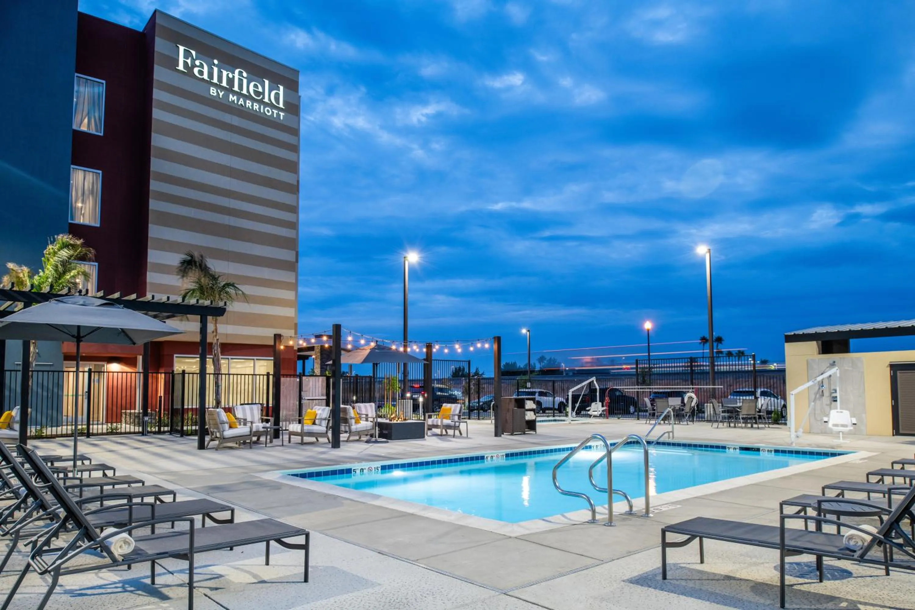 Swimming pool in Fairfield by Marriott Inn & Suites Stockton Lathrop