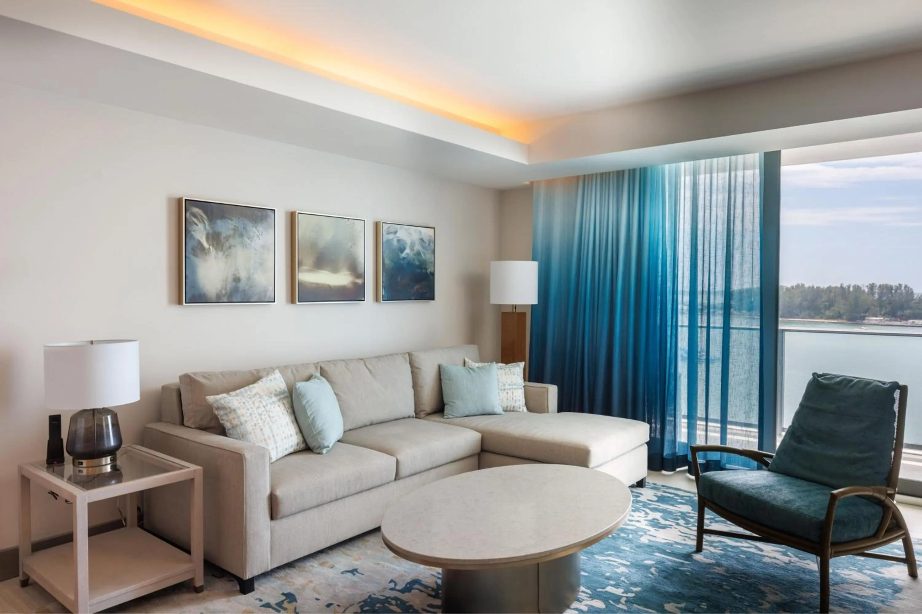 Living room in JW Marriott Clearwater Beach Resort & Spa