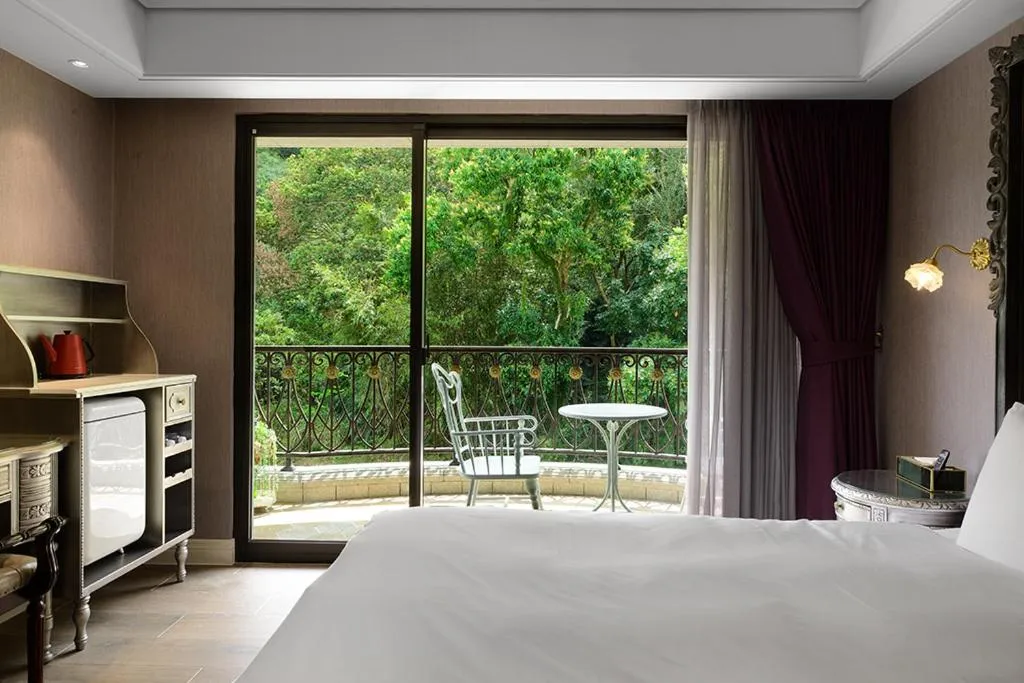 Bed in 格拉斯行館 Grasse Grace Manor 苗栗唯一SLH會員