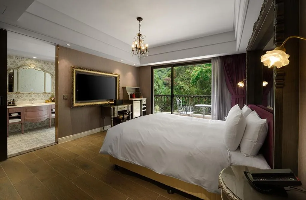 Bed in 格拉斯行館 Grasse Grace Manor 苗栗唯一SLH會員