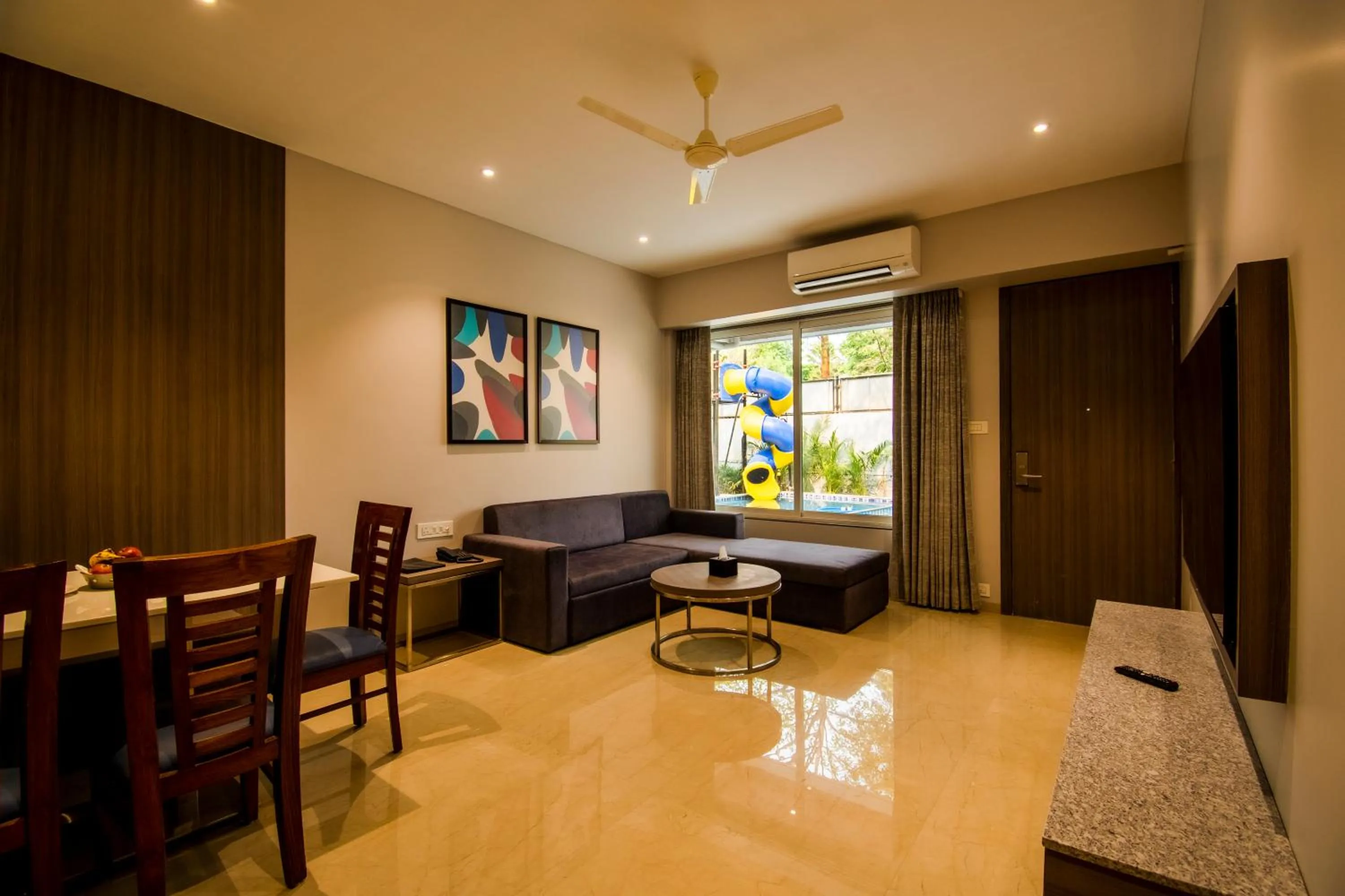 Living room in Meritas Aura Resort