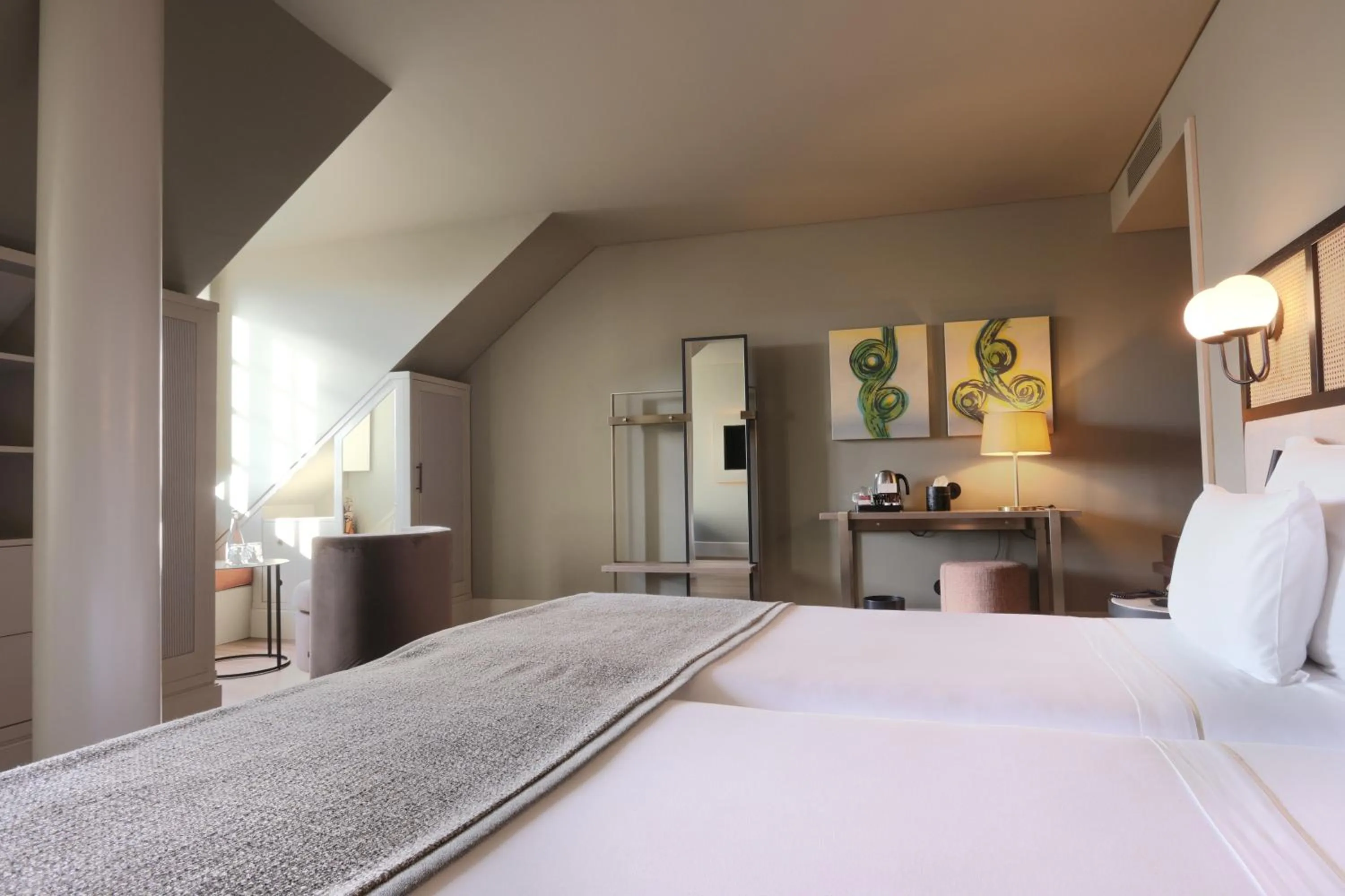 Bedroom, Bed in Timbre Virtudes