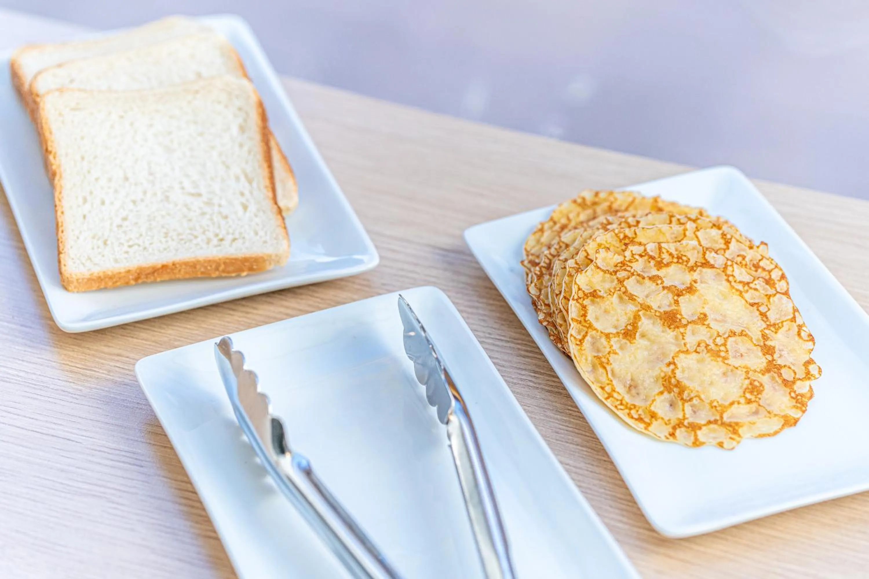 Buffet breakfast in Montempô Appart'Hôtel Toulouse Cité Internationale