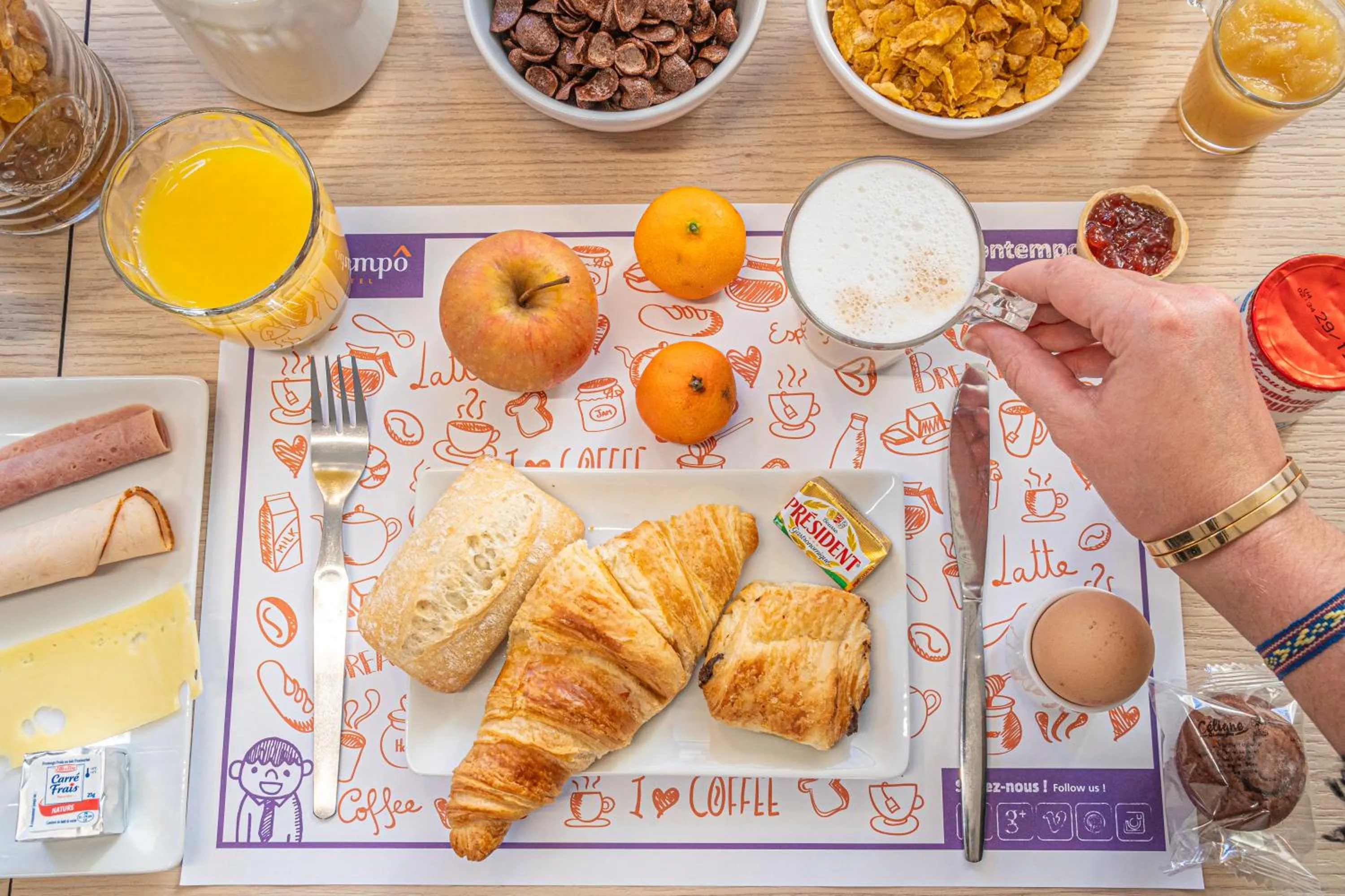 Breakfast in Montempô Appart'Hôtel Toulouse Cité Internationale